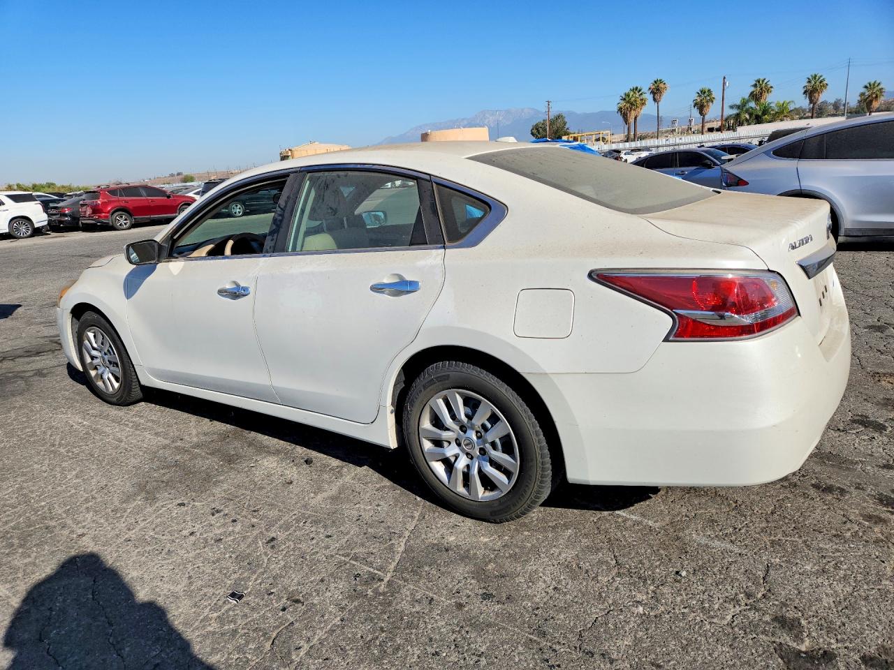 2014 Nissan Altima 2.5 S White vin: 1N4AL3AP1EC425540