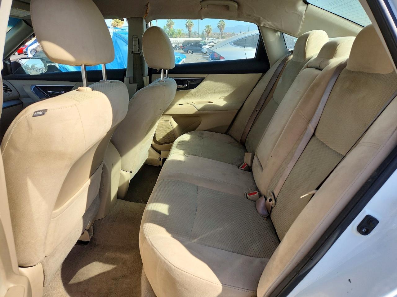 2014 Nissan Altima 2.5 S White vin: 1N4AL3AP1EC425540