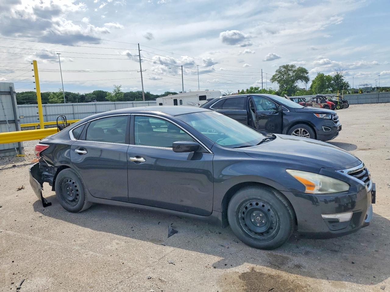 2014 Nissan Altima 2.5 Charcoal vin: 1N4AL3AP1EN212155