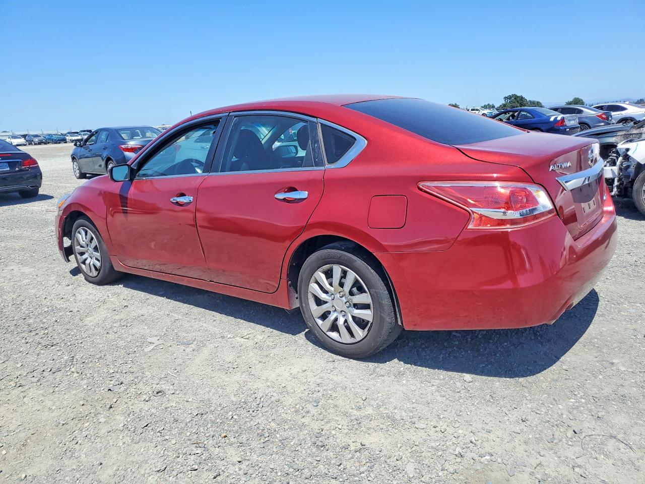2014 Nissan Altima 2.5 Red vin: 1N4AL3AP1EN213872