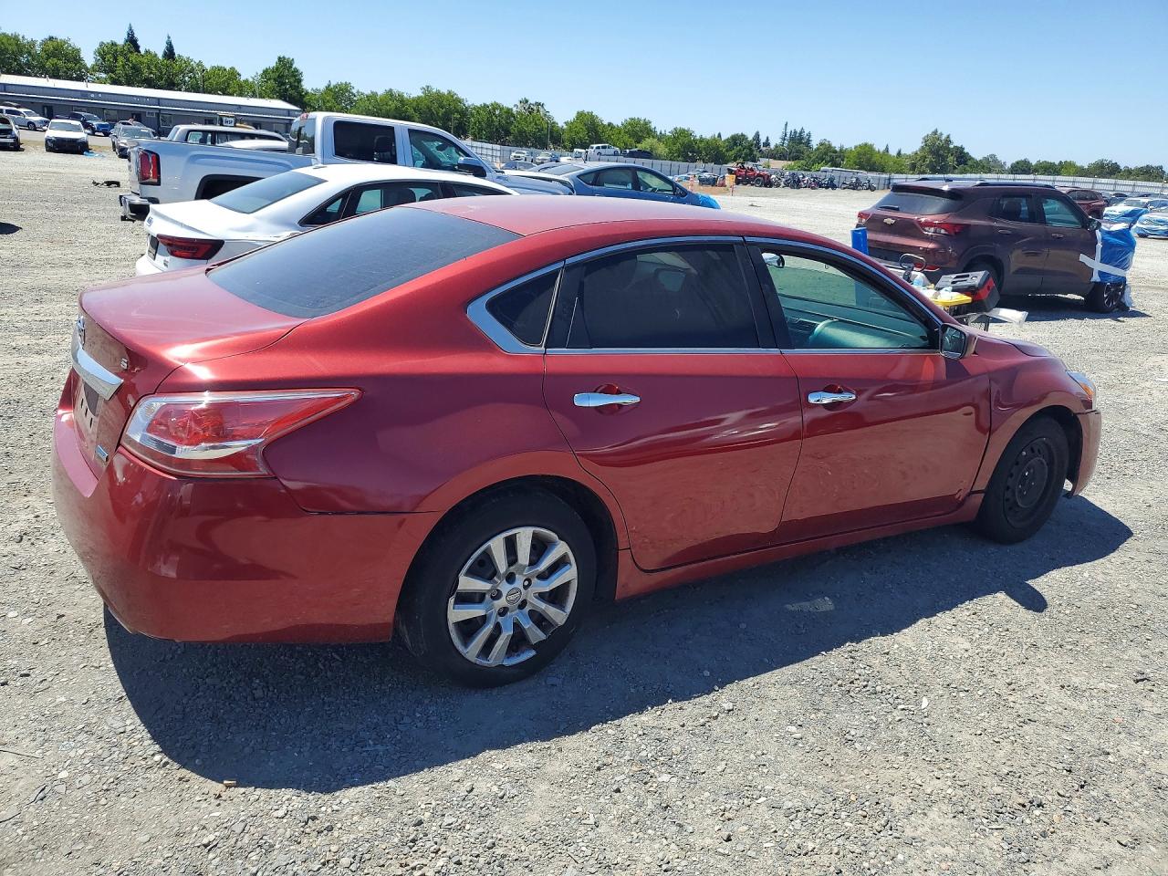 2014 Nissan Altima 2.5 Red vin: 1N4AL3AP1EN213872