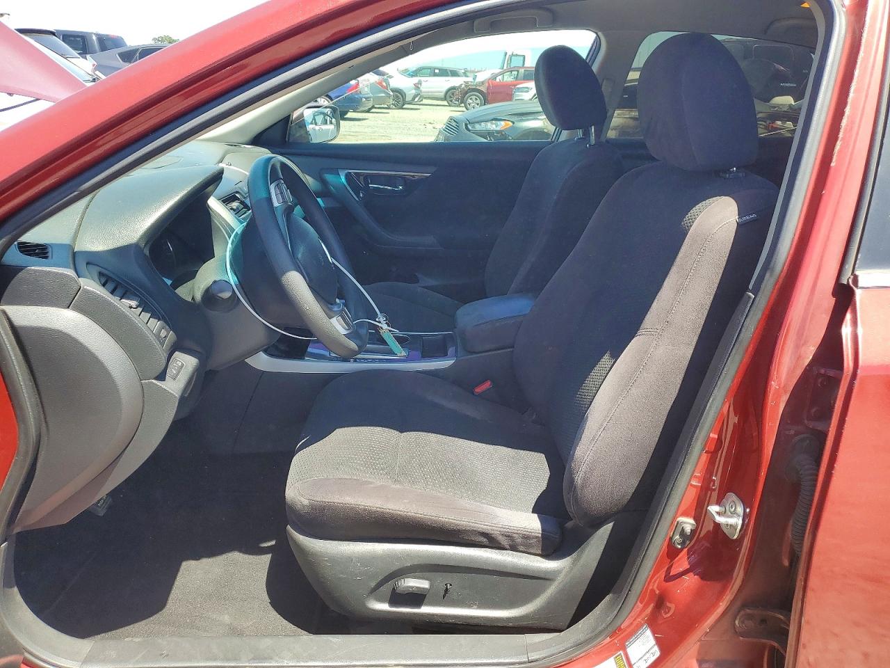 2014 Nissan Altima 2.5 Red vin: 1N4AL3AP1EN213872