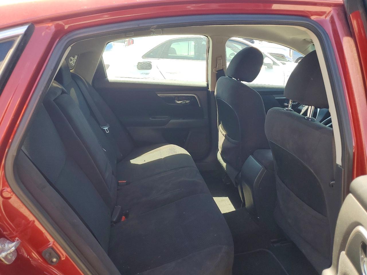 2014 Nissan Altima 2.5 Red vin: 1N4AL3AP1EN213872