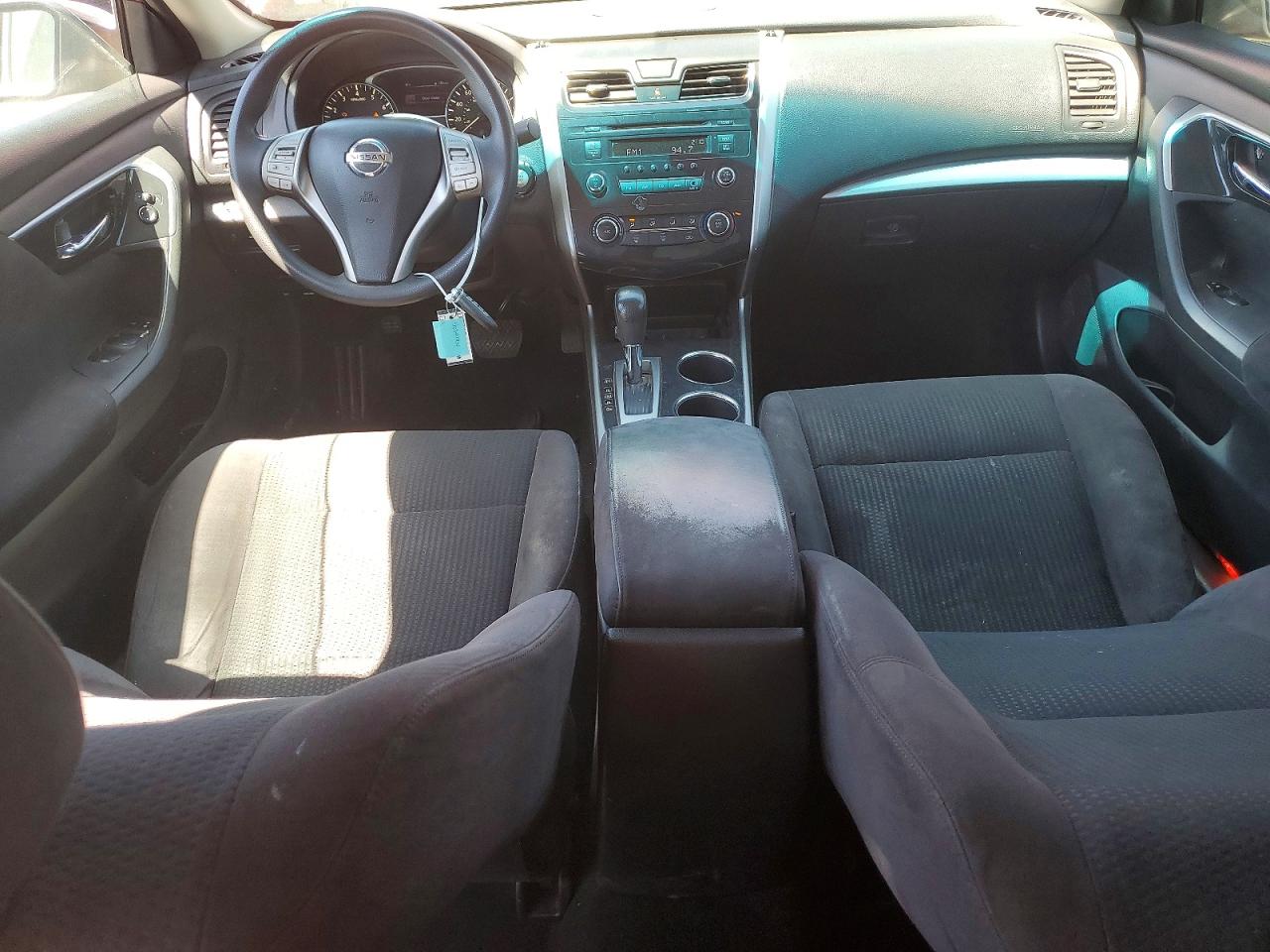 2014 Nissan Altima 2.5 Red vin: 1N4AL3AP1EN213872