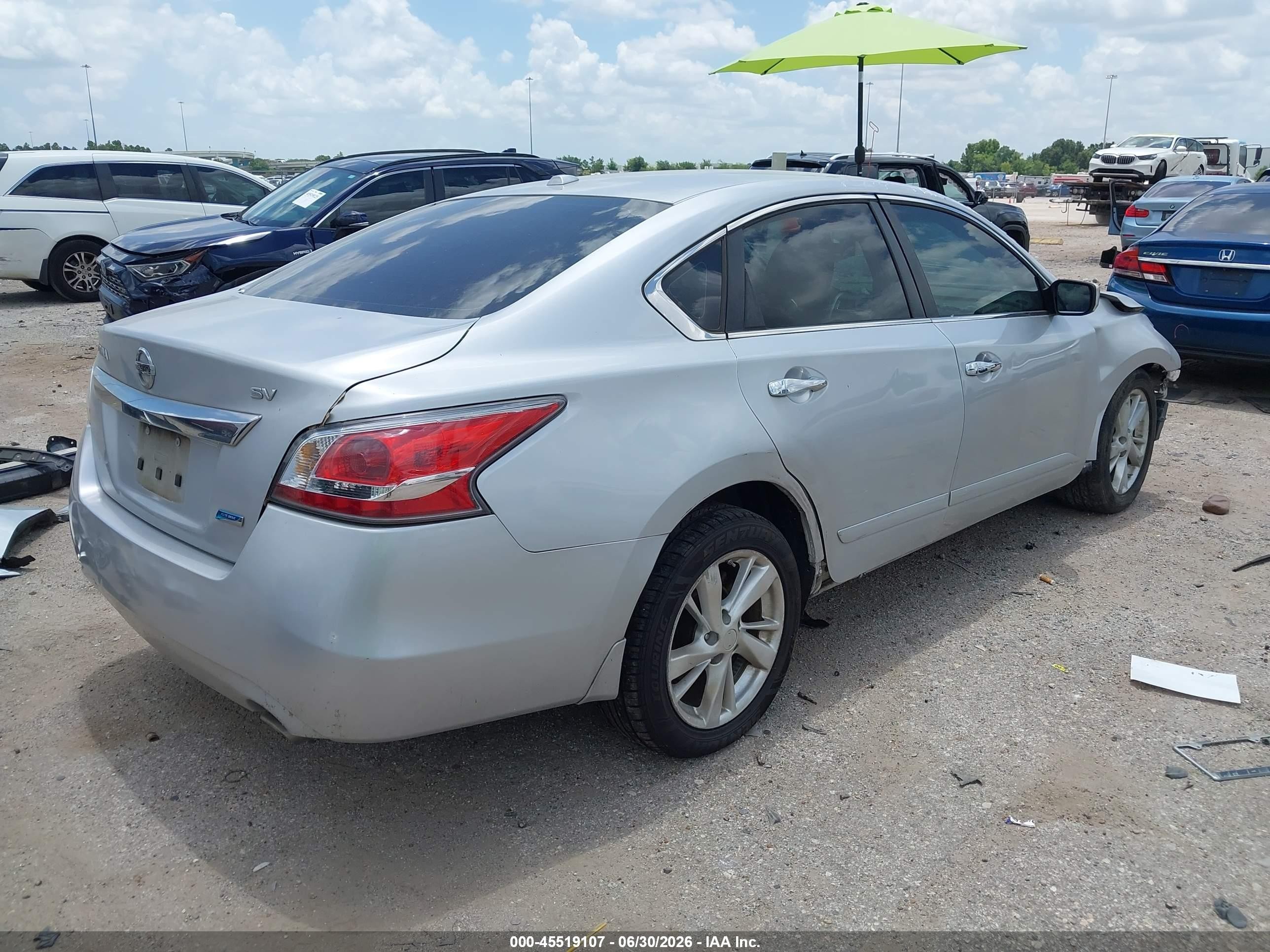 2014 Nissan Altima 2.5 Sv Серебряный vin: 1N4AL3AP1EN221339