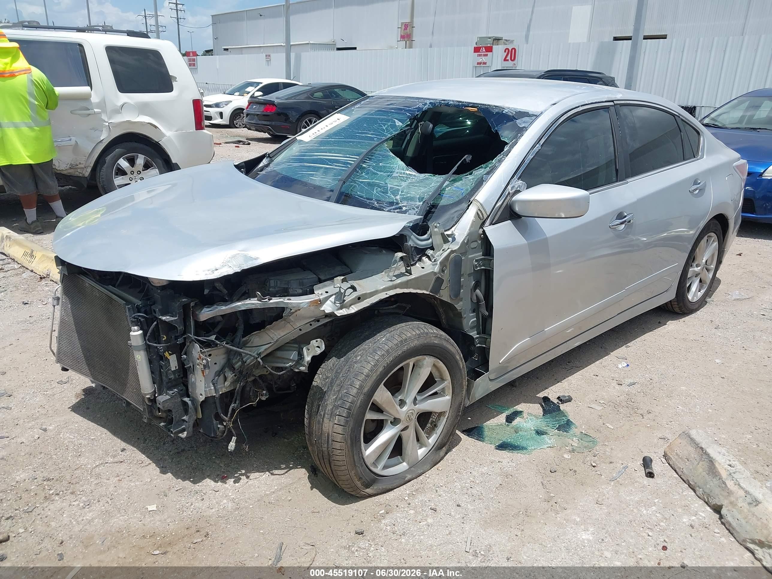 2014 Nissan Altima 2.5 Sv Серебряный vin: 1N4AL3AP1EN221339