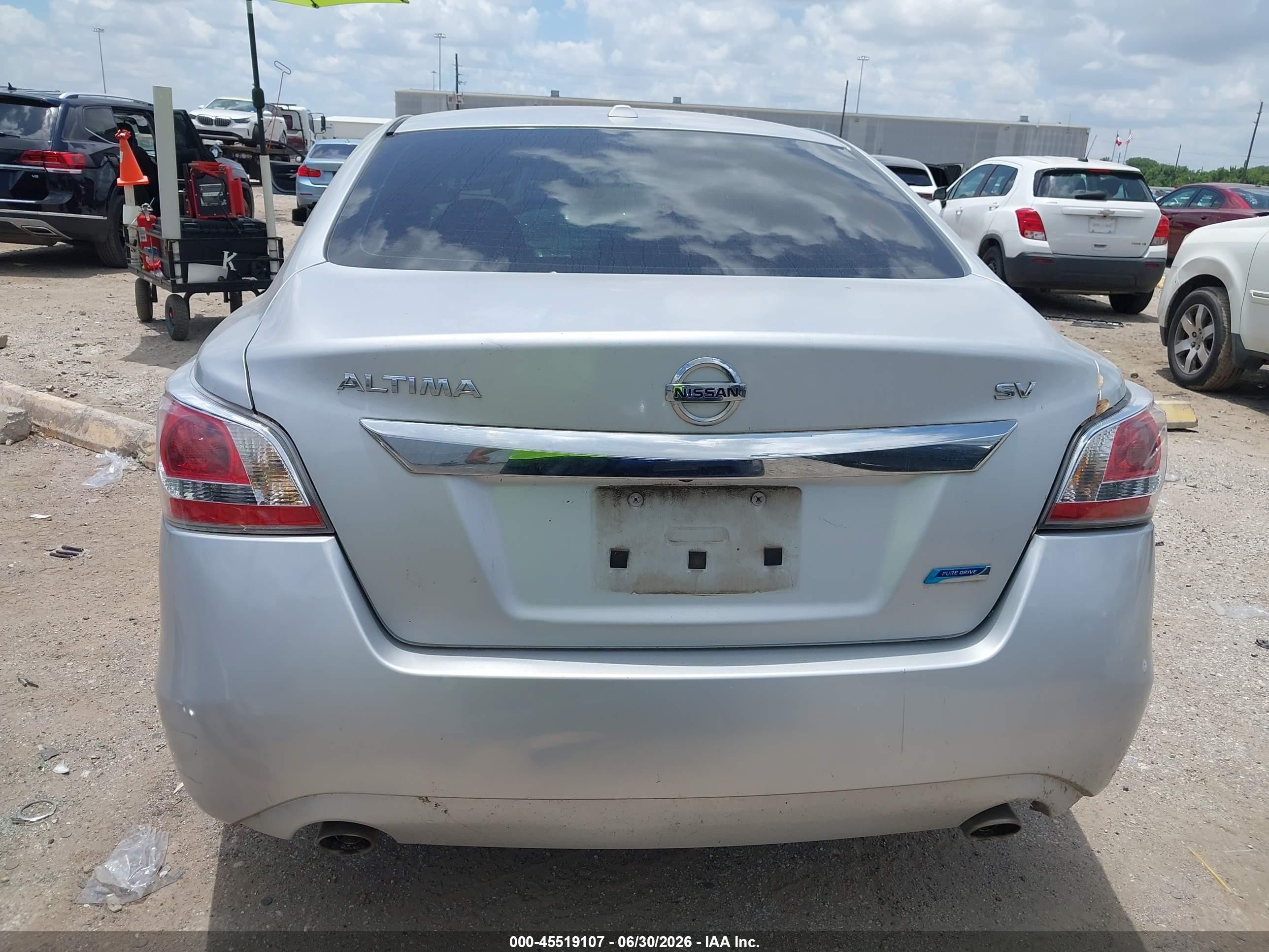 2014 Nissan Altima 2.5 Sv Серебряный vin: 1N4AL3AP1EN221339