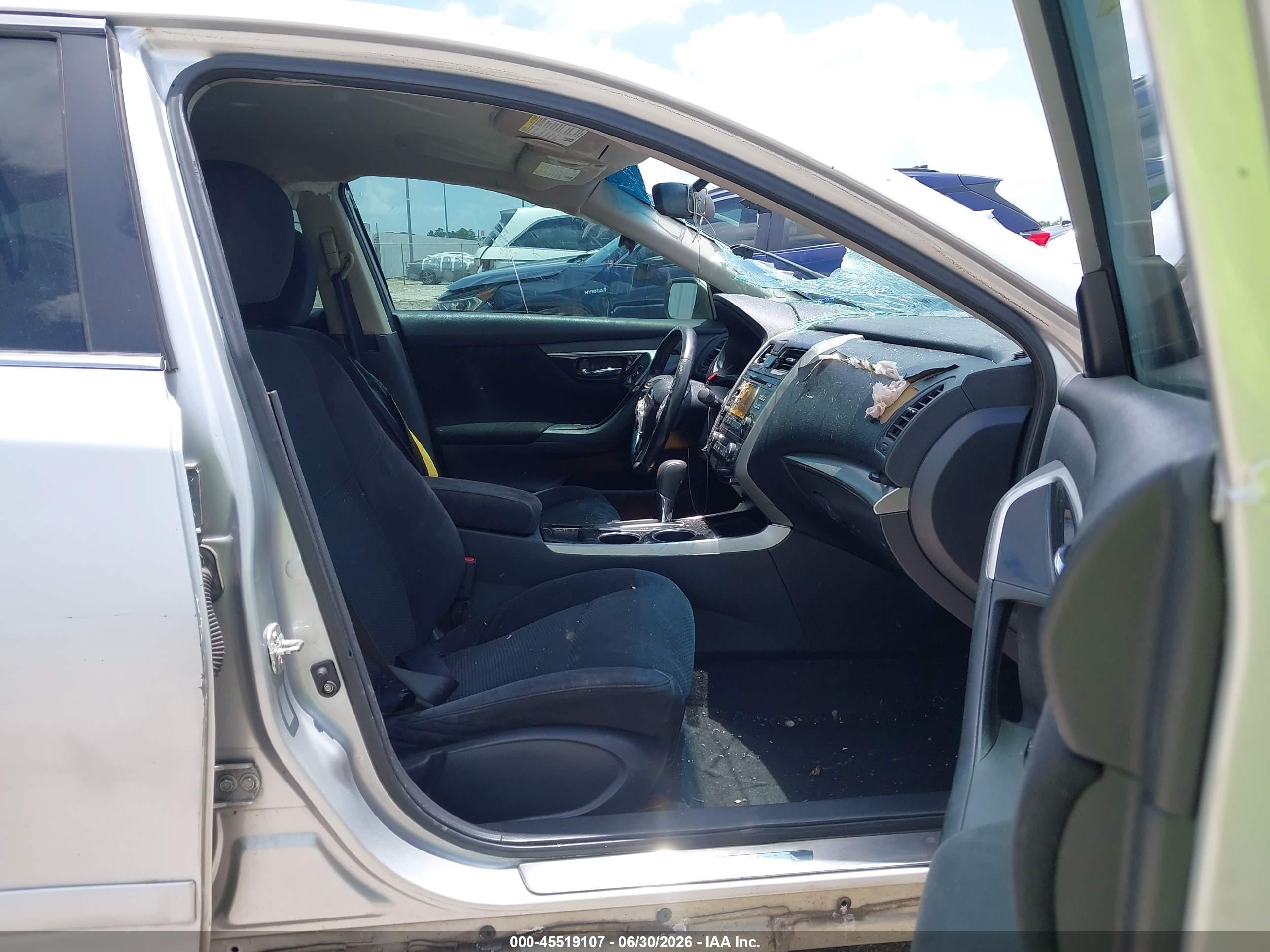 2014 Nissan Altima 2.5 Sv Серебряный vin: 1N4AL3AP1EN221339