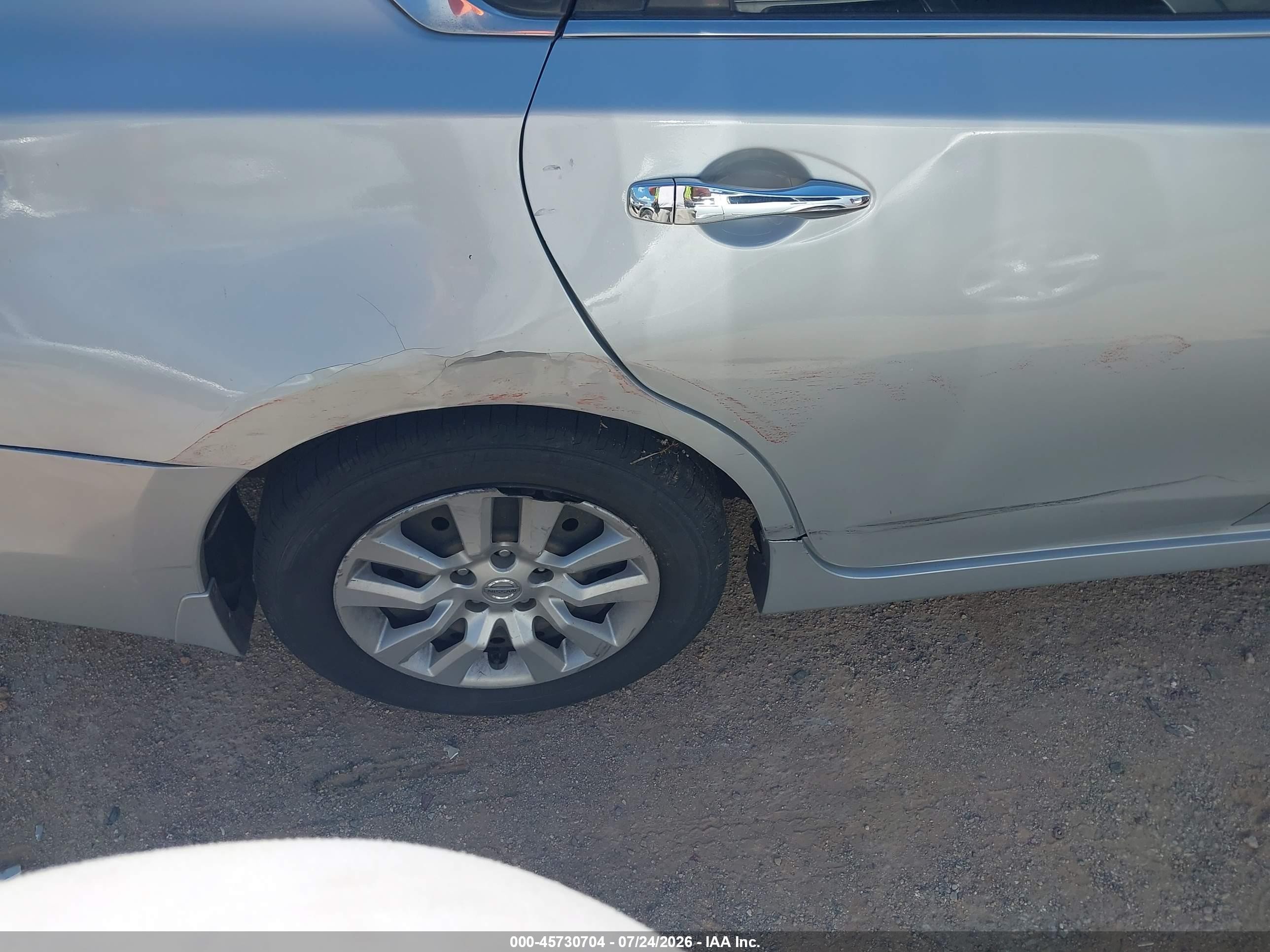 2014 Nissan Altima 2.5 S Silver vin: 1N4AL3AP1EN248217