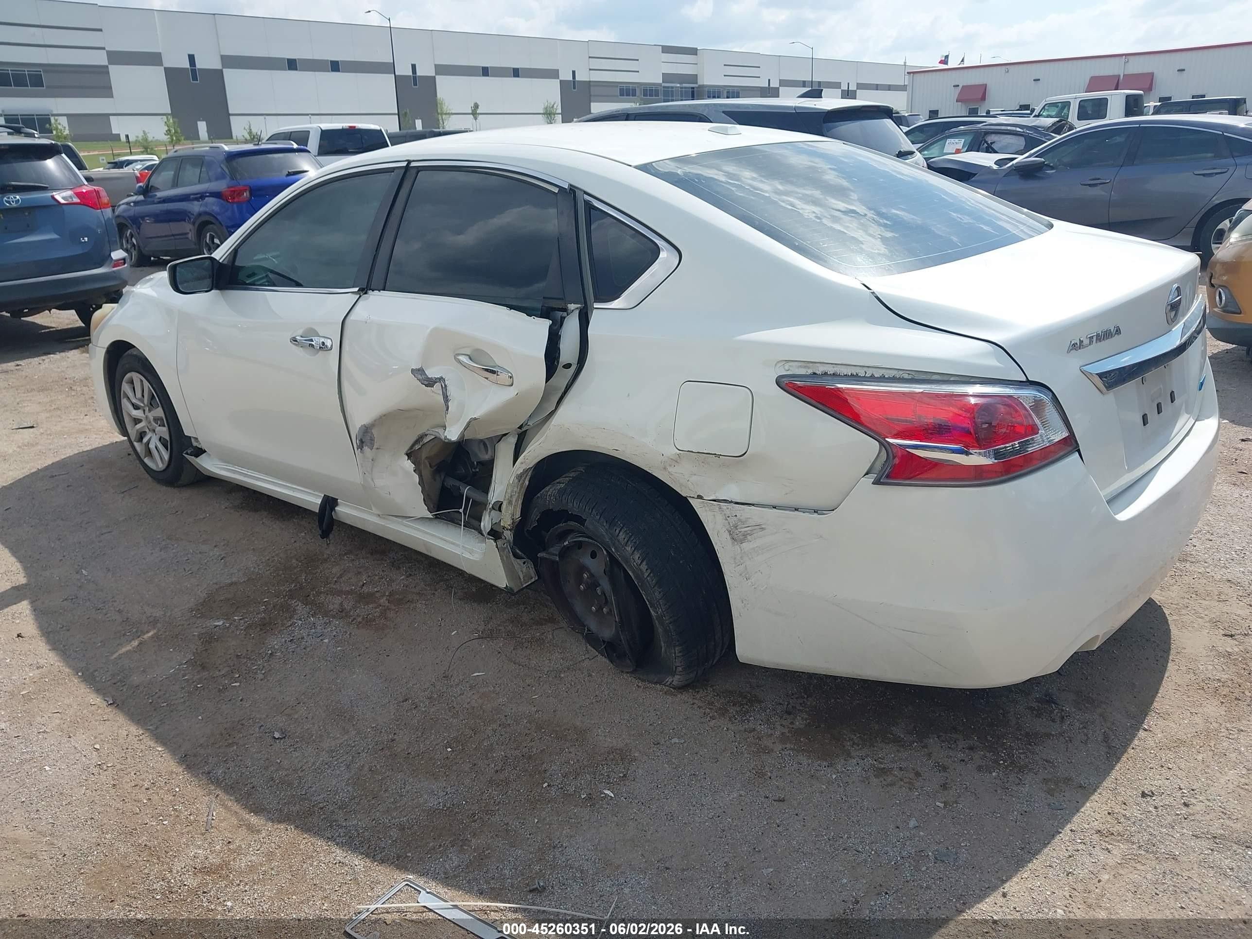 2014 Nissan Altima 2.5 S White vin: 1N4AL3AP1EN254745