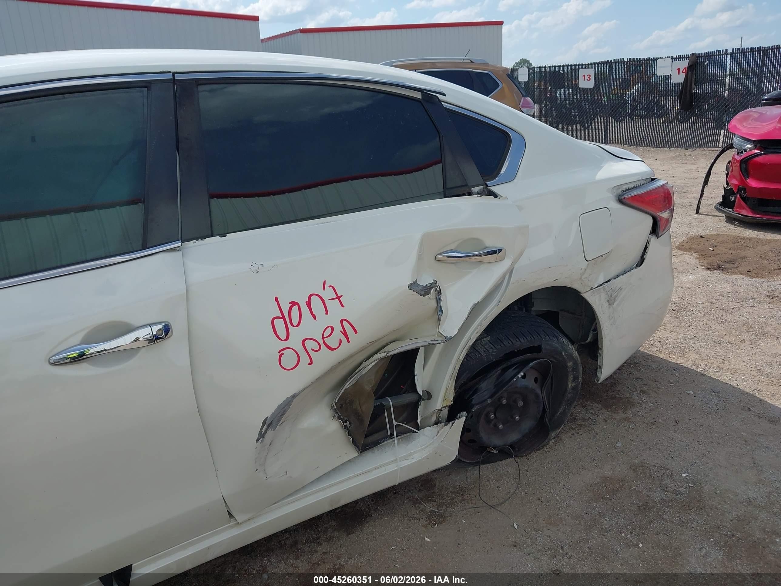 2014 Nissan Altima 2.5 S White vin: 1N4AL3AP1EN254745