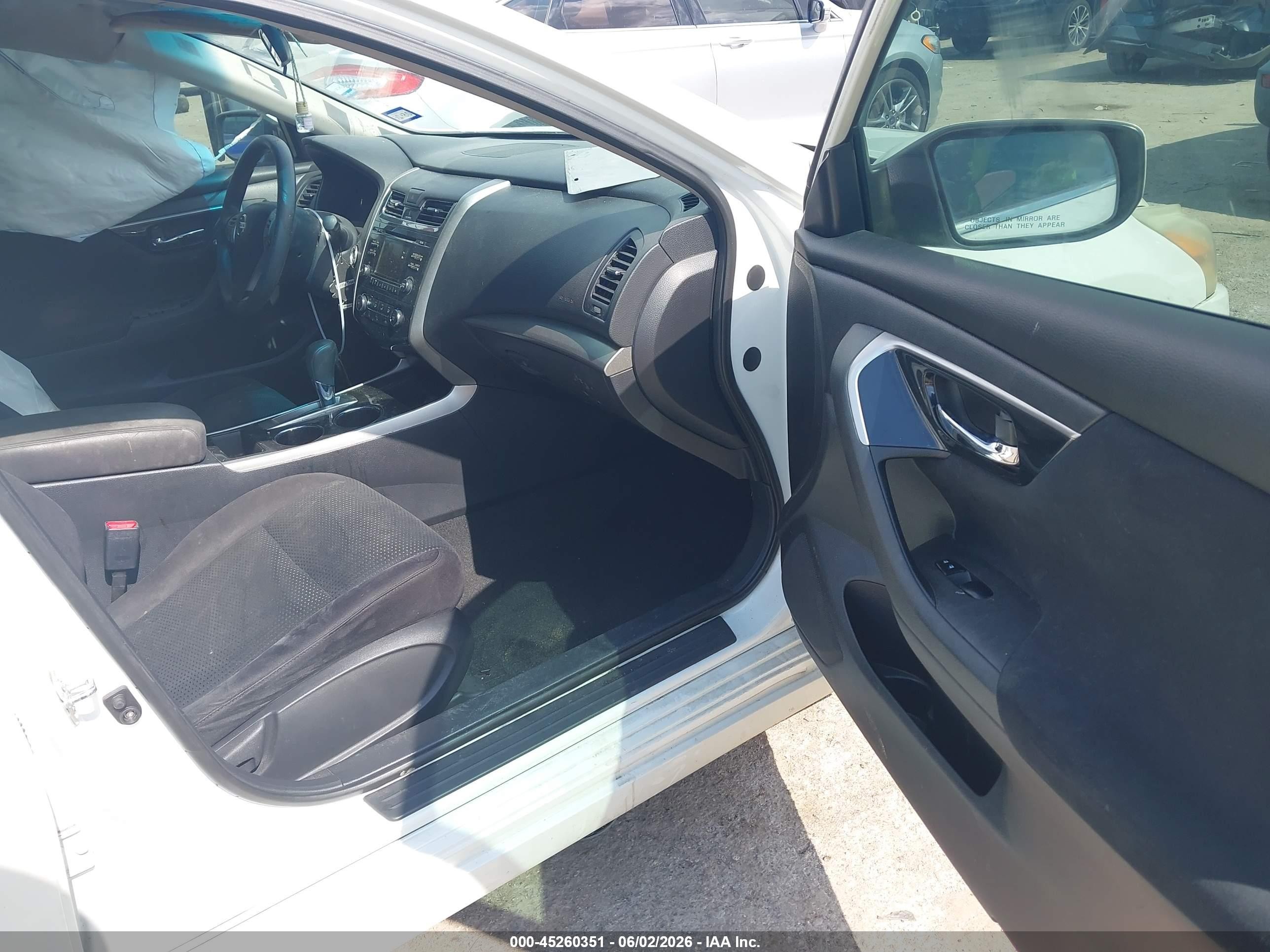 2014 Nissan Altima 2.5 S White vin: 1N4AL3AP1EN254745