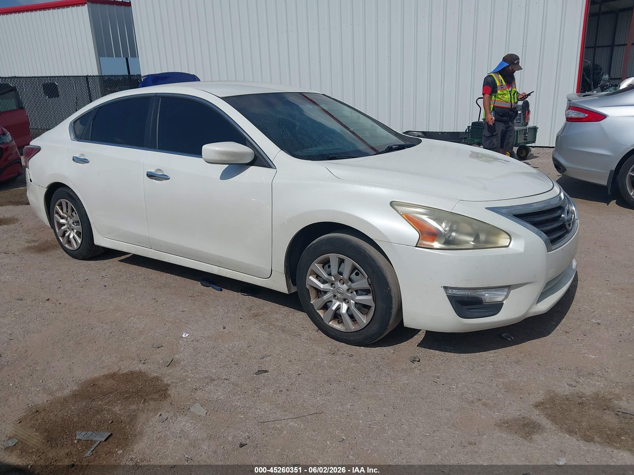 2014 Nissan Altima 2.5 S Белый vin: 1N4AL3AP1EN254745