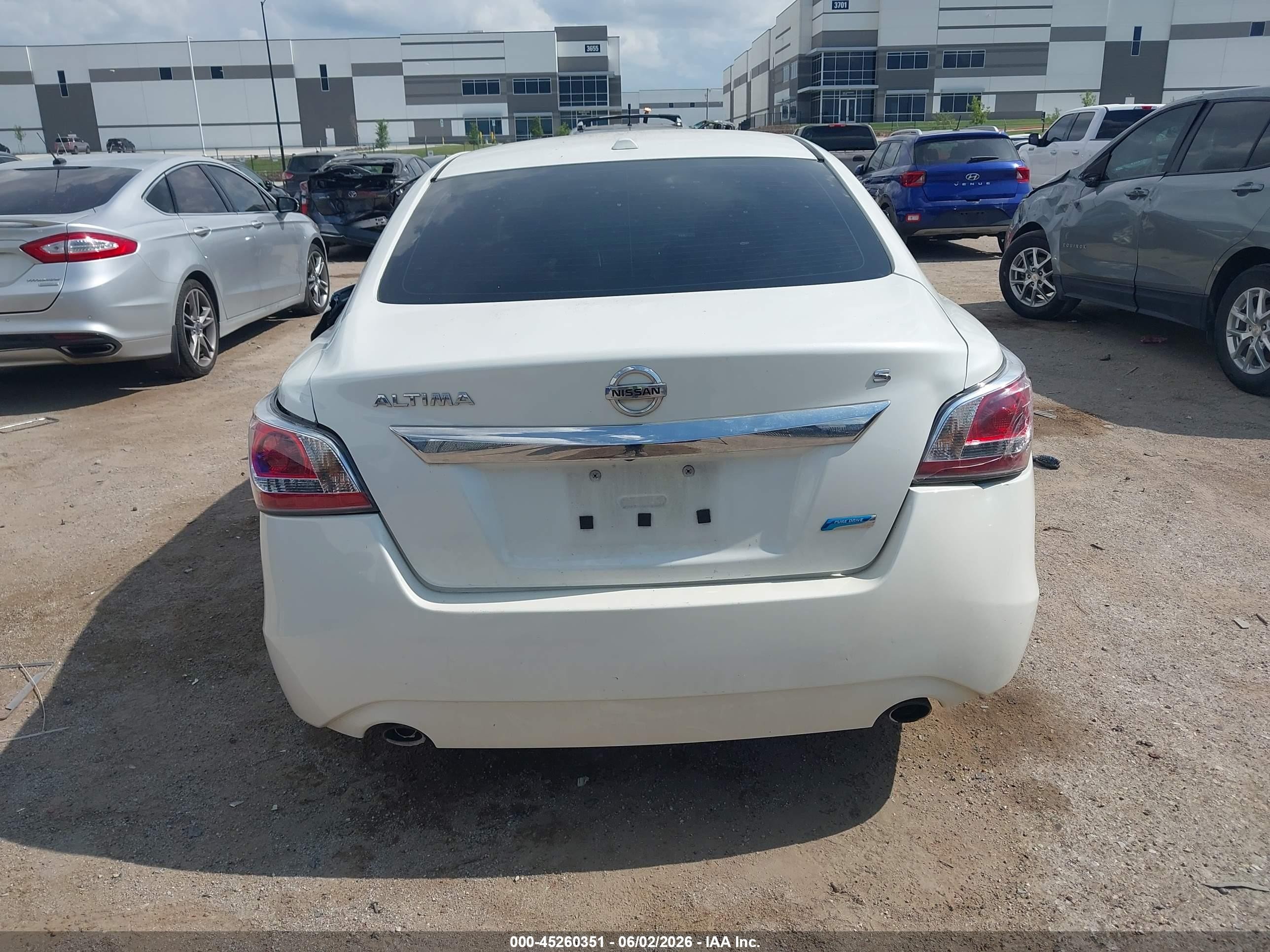2014 Nissan Altima 2.5 S White vin: 1N4AL3AP1EN254745