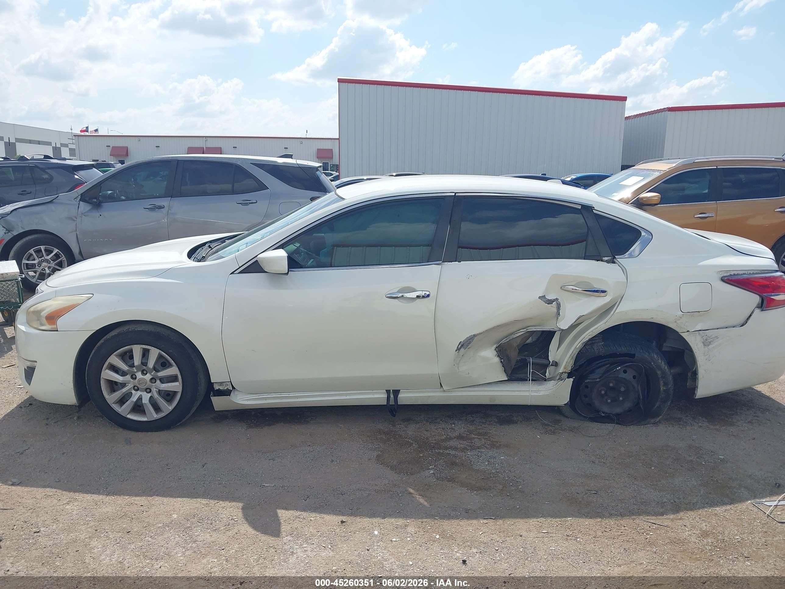 2014 Nissan Altima 2.5 S White vin: 1N4AL3AP1EN254745