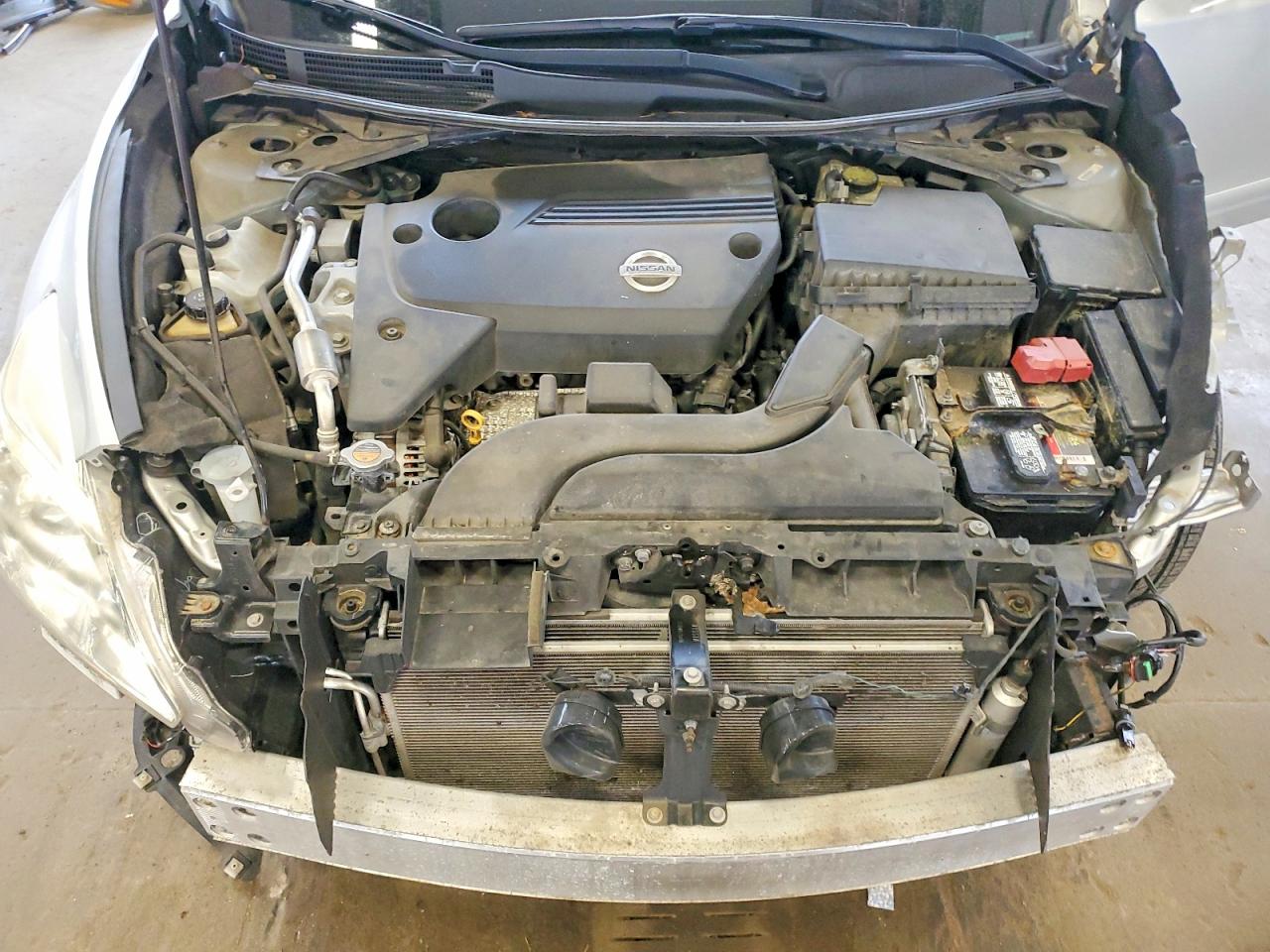 2014 Nissan Altima 2.5 S Silver vin: 1N4AL3AP1EN341920