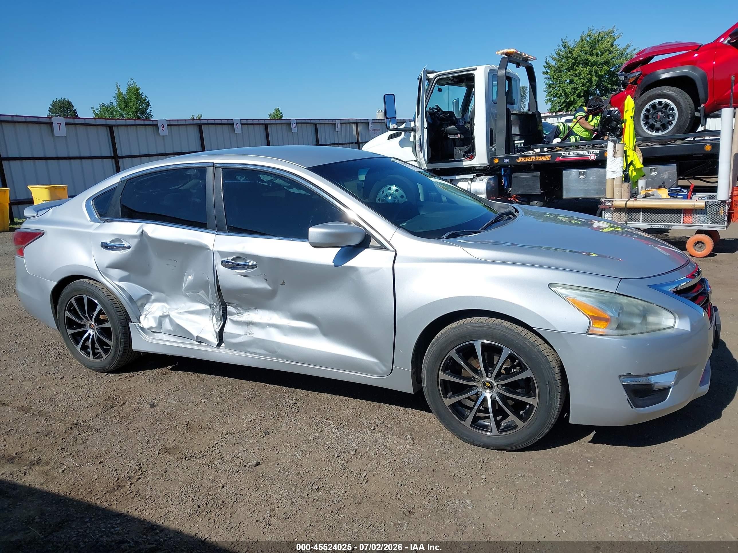 2014 Nissan Altima 2.5 S Silver vin: 1N4AL3AP1EN371242