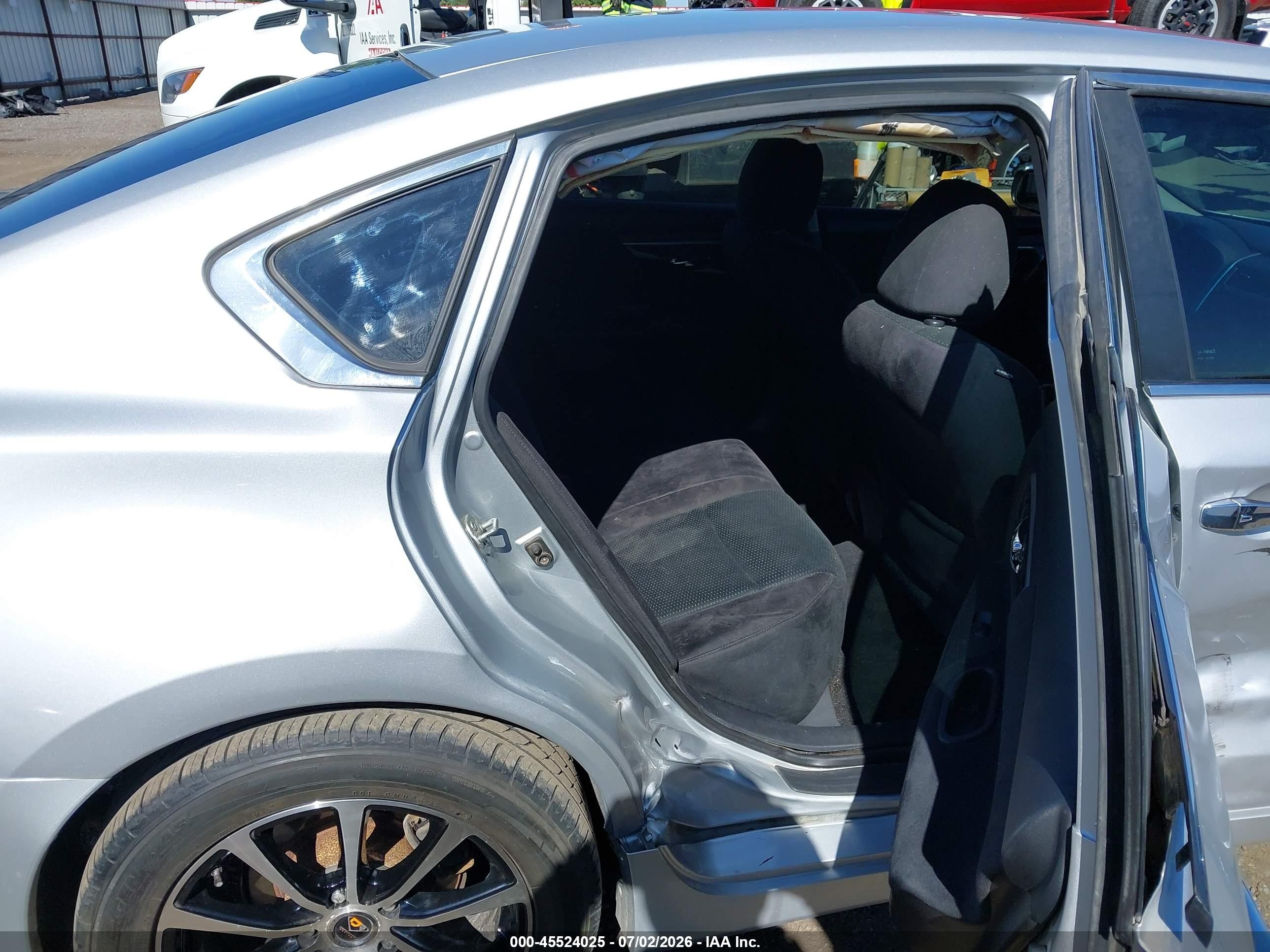 2014 Nissan Altima 2.5 S Silver vin: 1N4AL3AP1EN371242