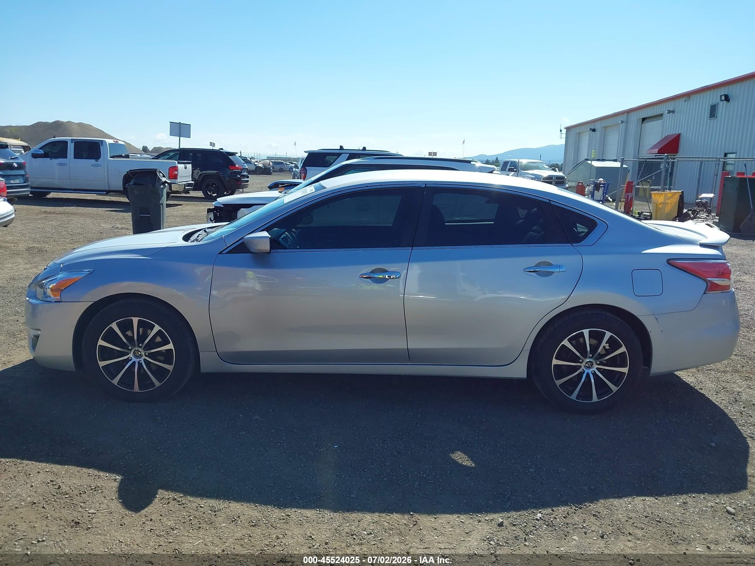 2014 Nissan Altima 2.5 S Silver vin: 1N4AL3AP1EN371242