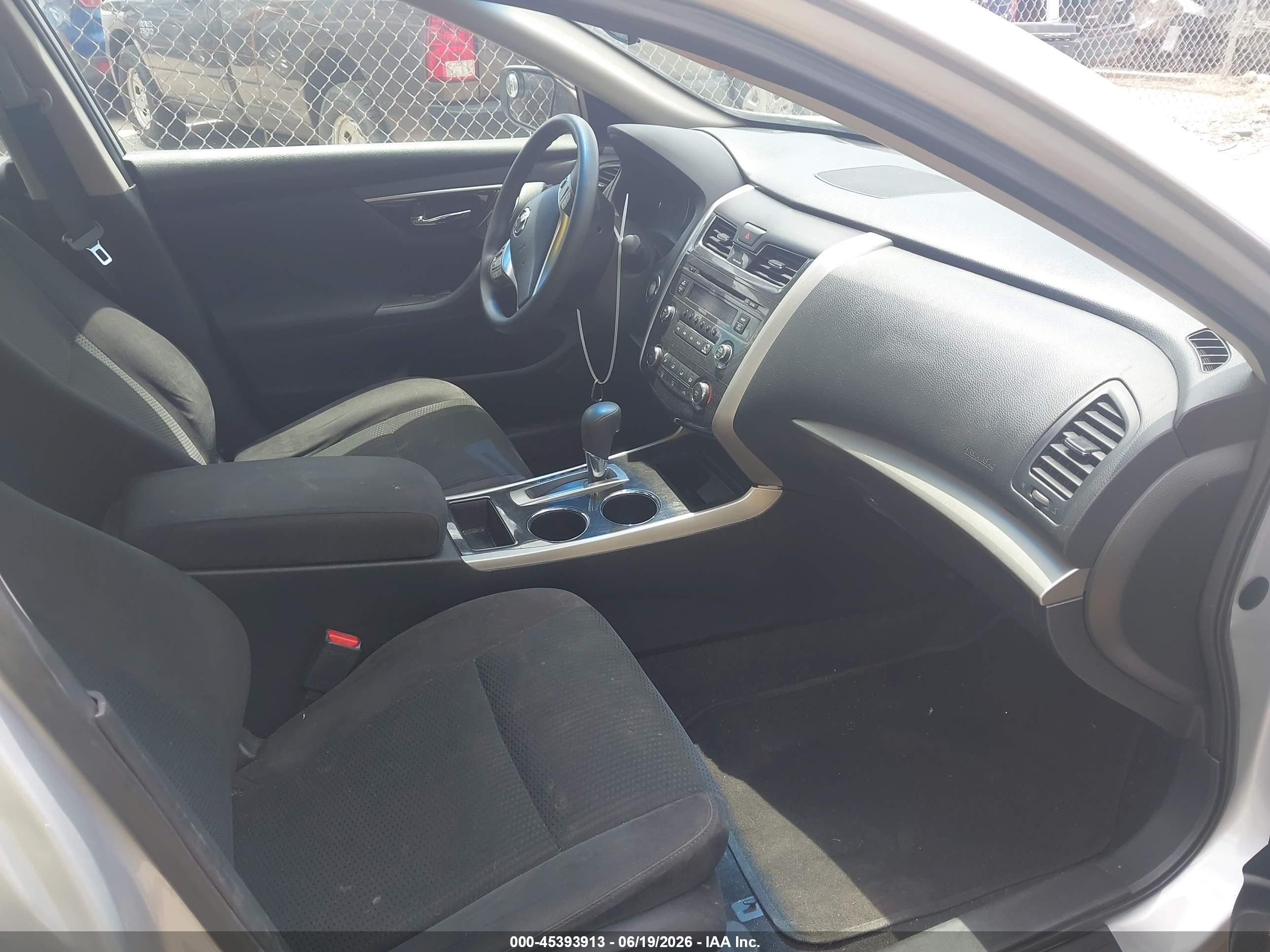 2014 Nissan Altima 2.5 S Silver vin: 1N4AL3AP1EN387599