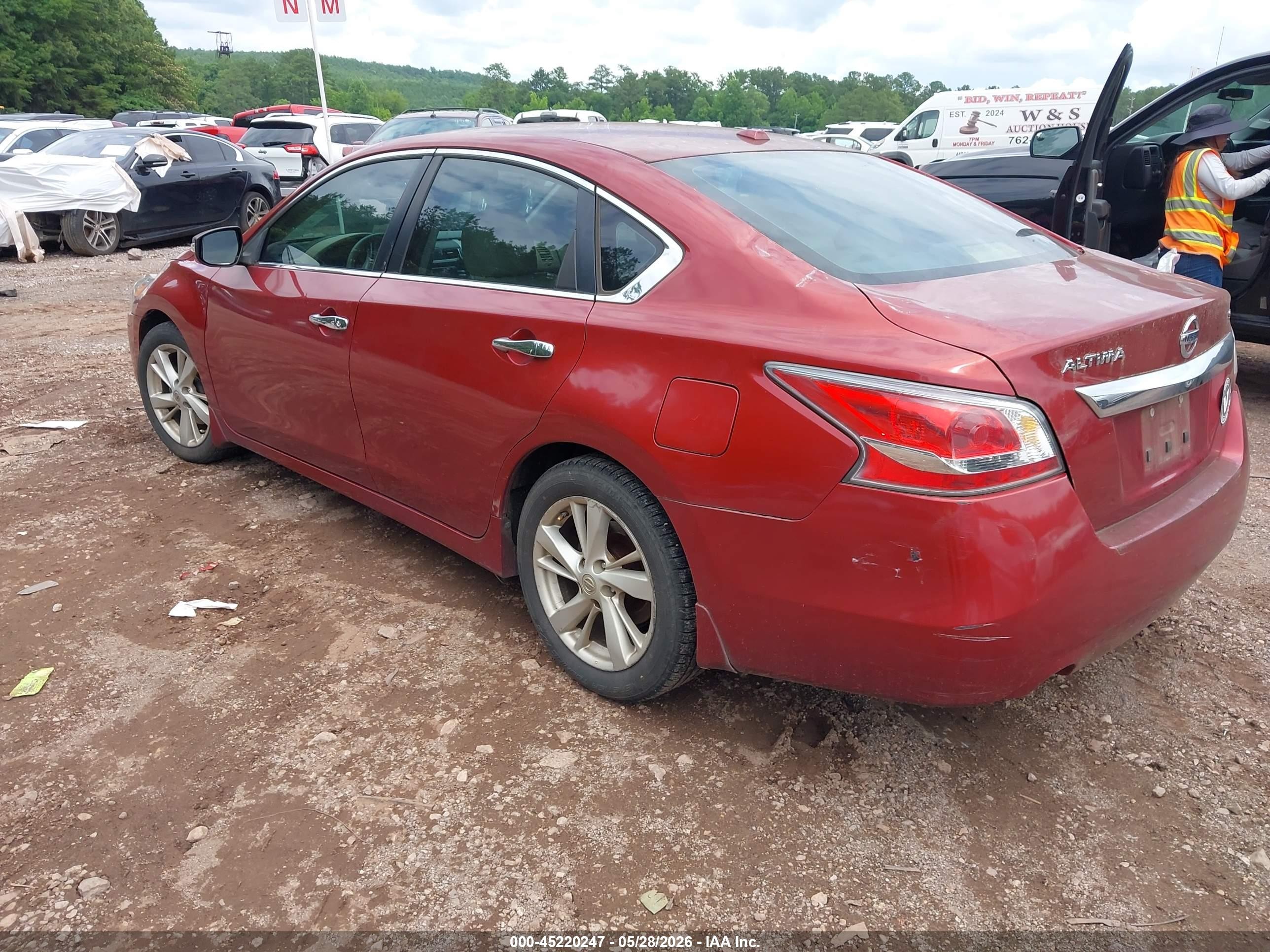 2015 Nissan Altima 2.5 Sv Красный vin: 1N4AL3AP1FC105457