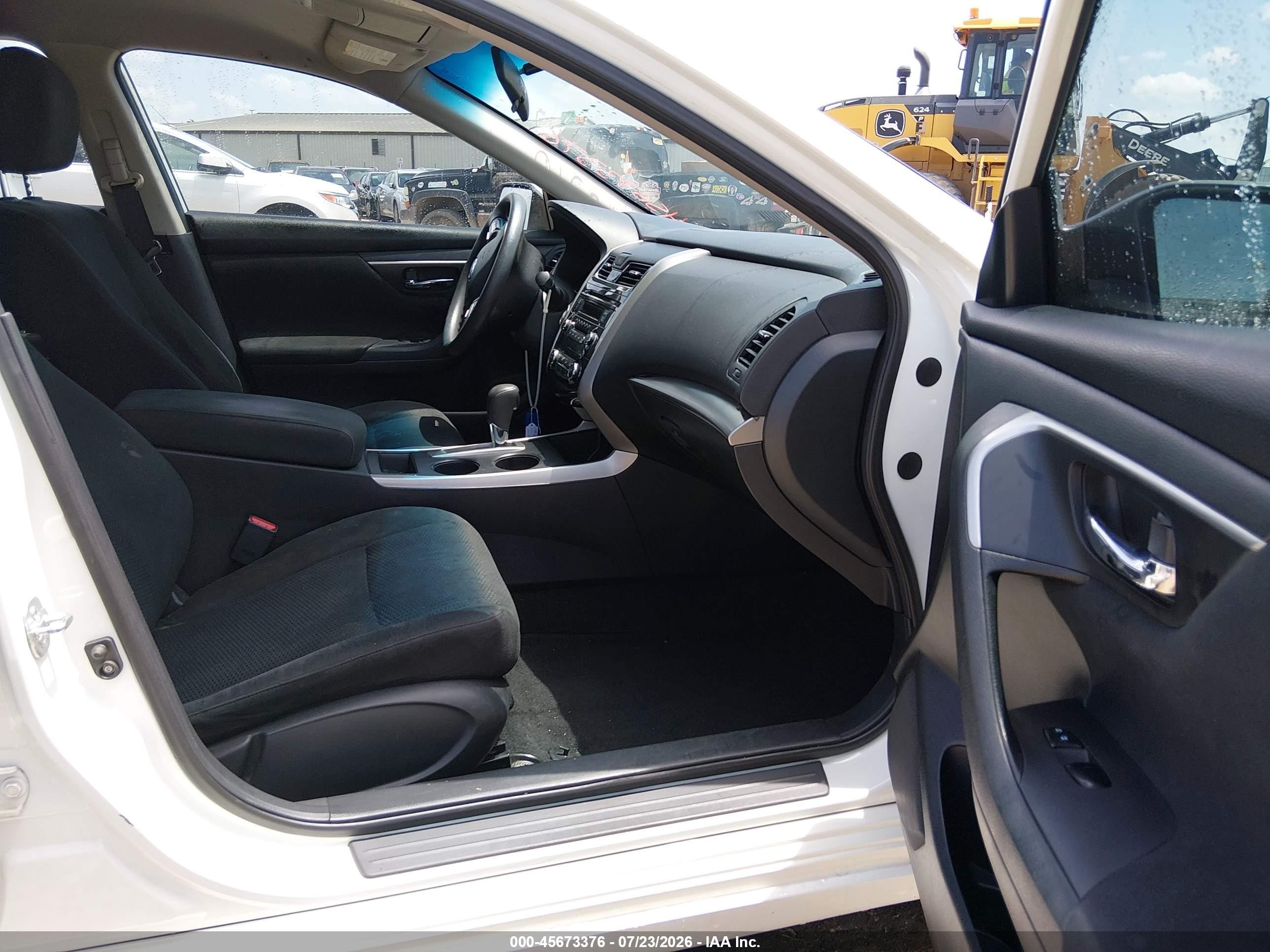 2015 Nissan Altima 2.5 S White vin: 1N4AL3AP1FC106706