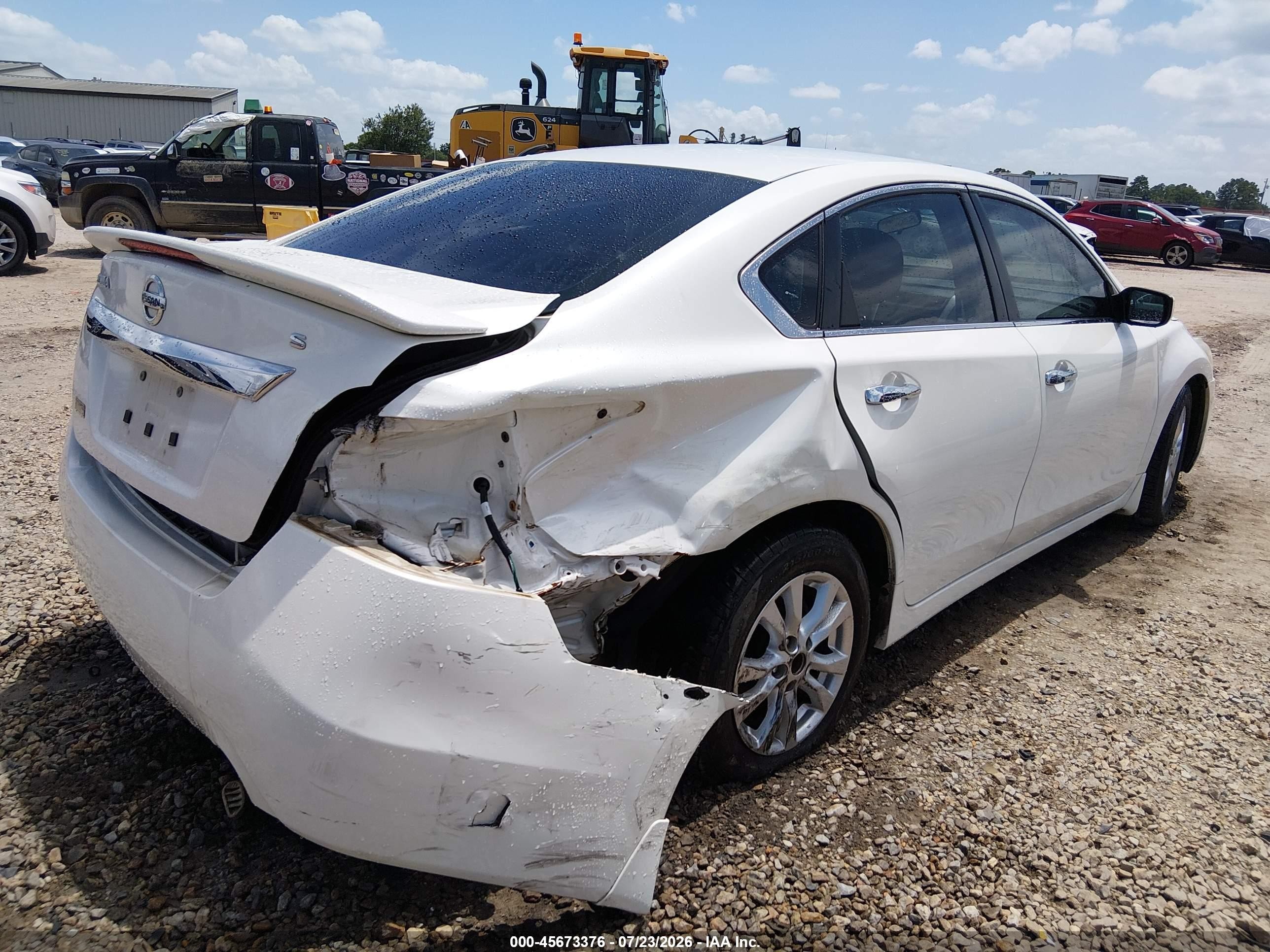 2015 Nissan Altima 2.5 S White vin: 1N4AL3AP1FC106706