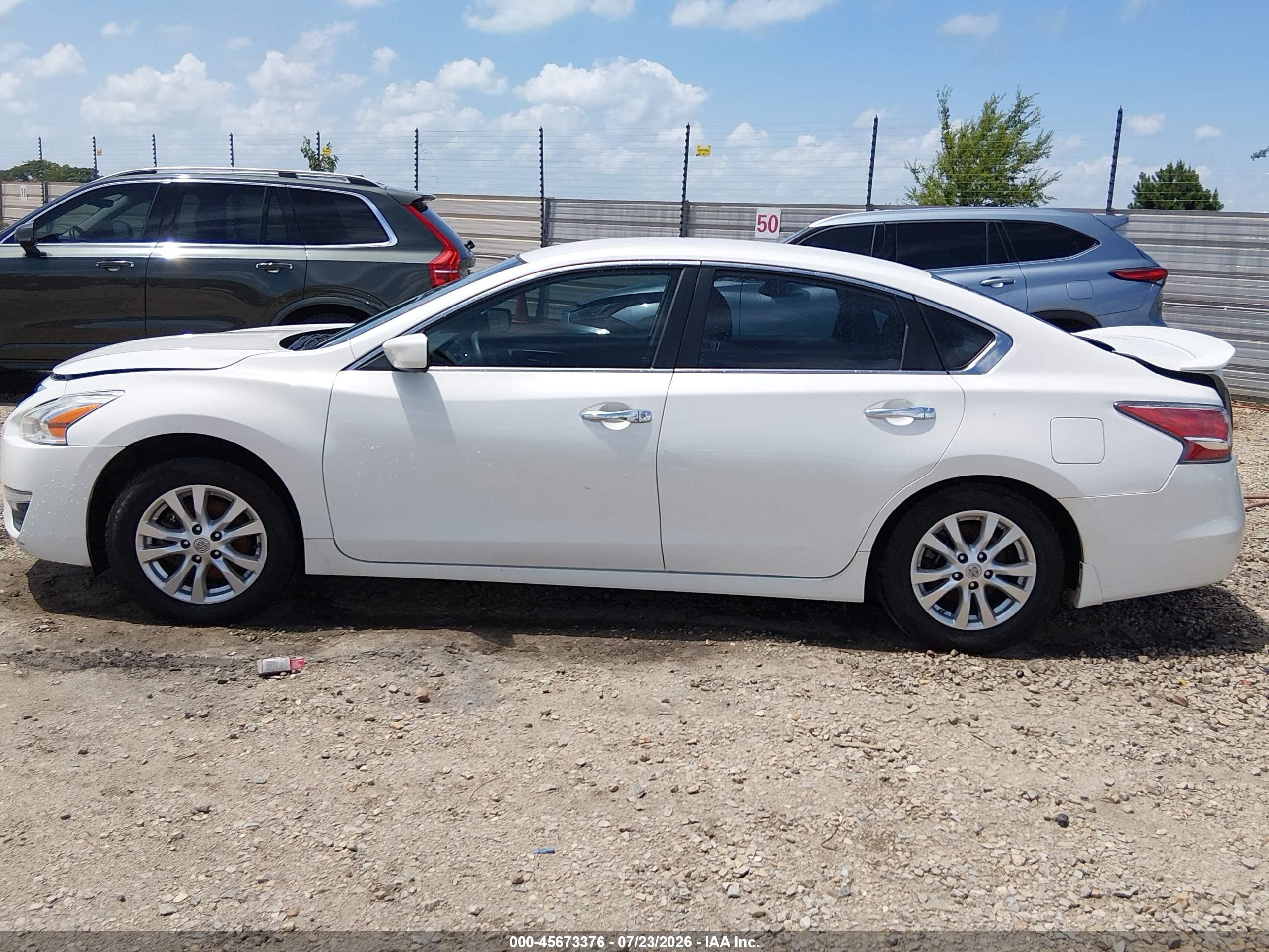2015 Nissan Altima 2.5 S White vin: 1N4AL3AP1FC106706