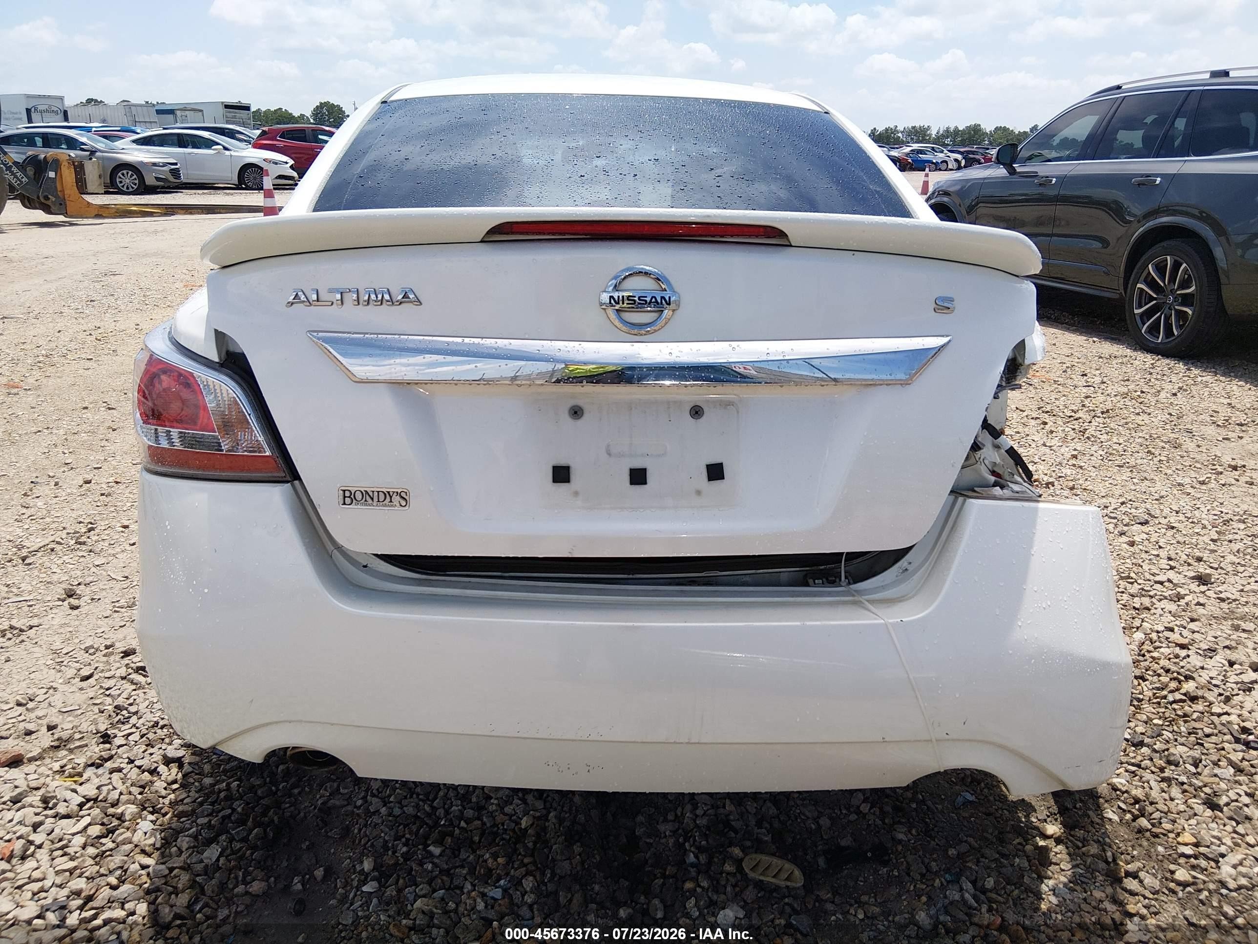 2015 Nissan Altima 2.5 S White vin: 1N4AL3AP1FC106706