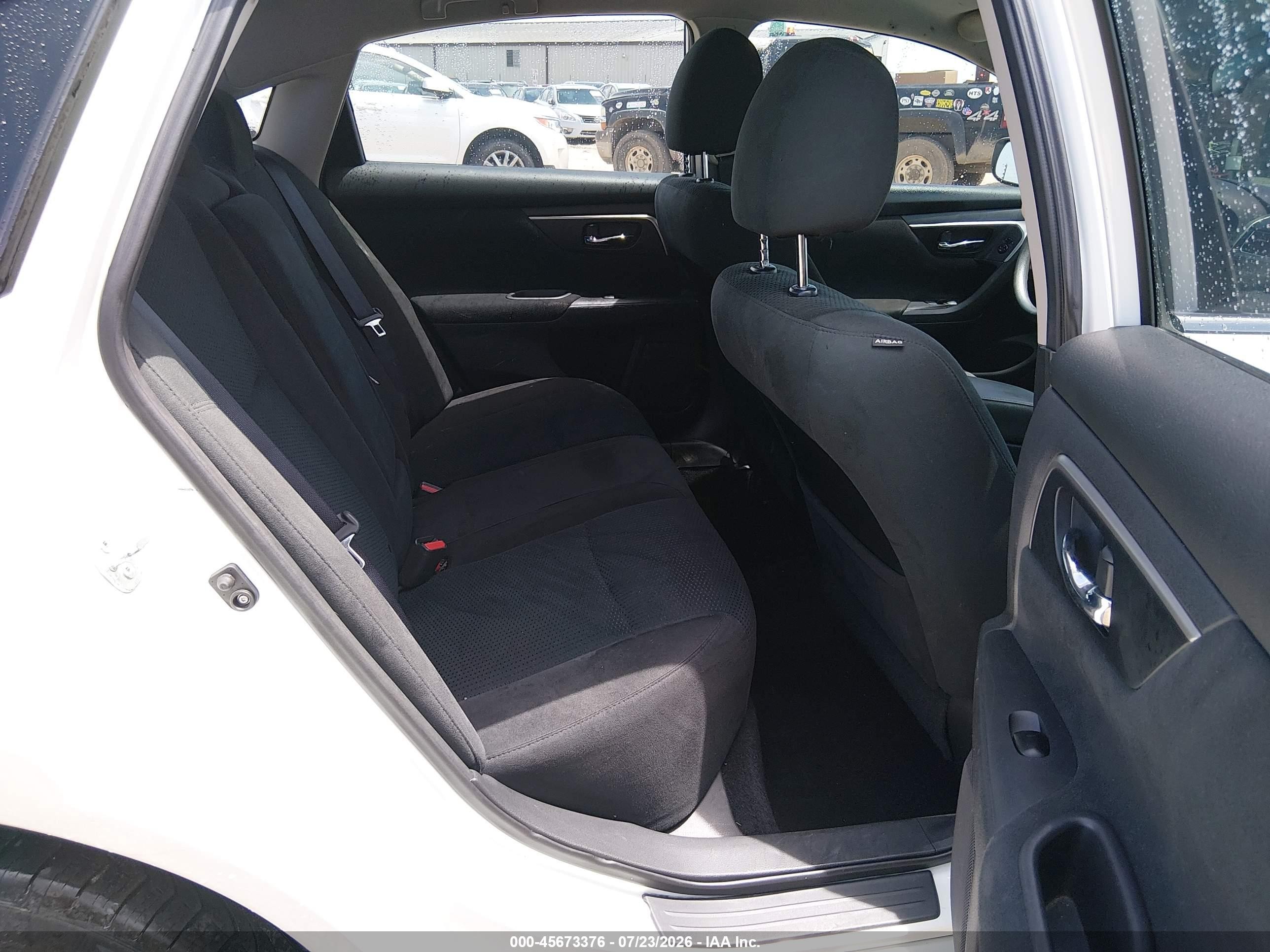2015 Nissan Altima 2.5 S White vin: 1N4AL3AP1FC106706