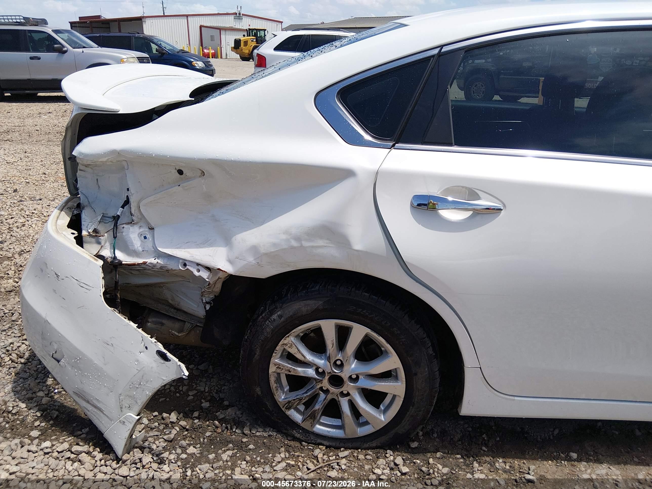 2015 Nissan Altima 2.5 S White vin: 1N4AL3AP1FC106706