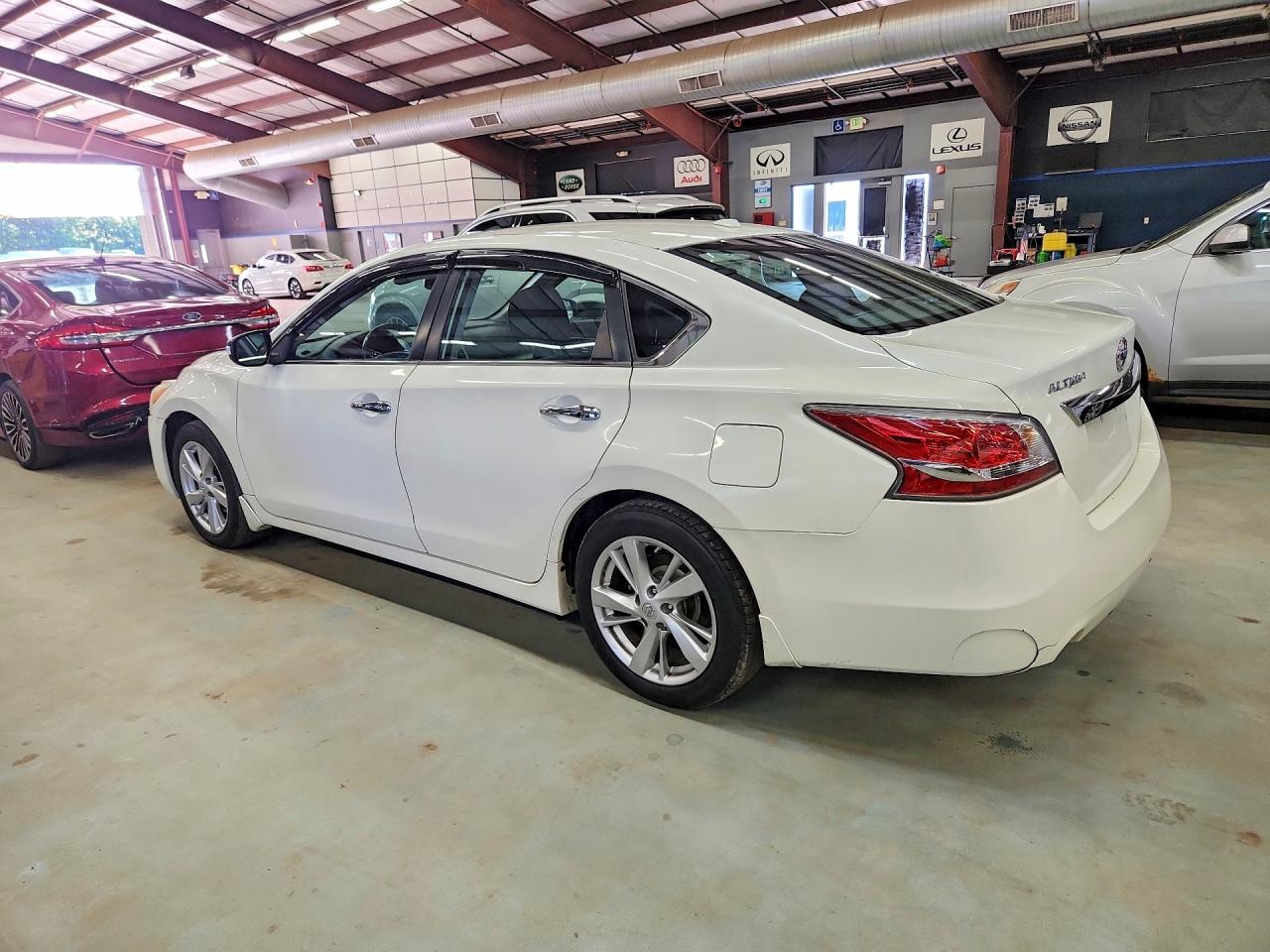 2015 Nissan Altima 2.5 Sv White vin: 1N4AL3AP1FC117298