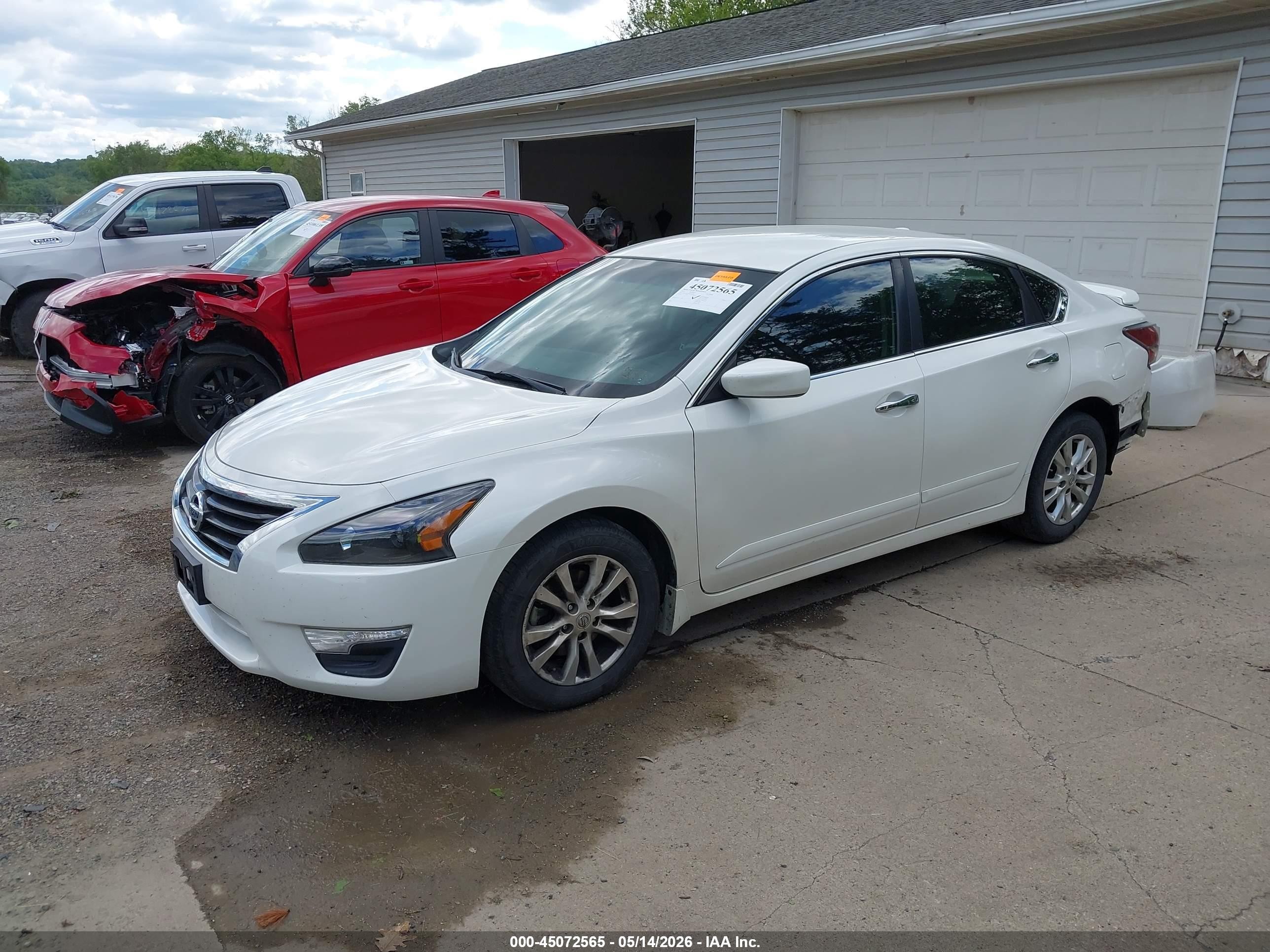 2015 Nissan Altima 2.5 S White vin: 1N4AL3AP1FC122050