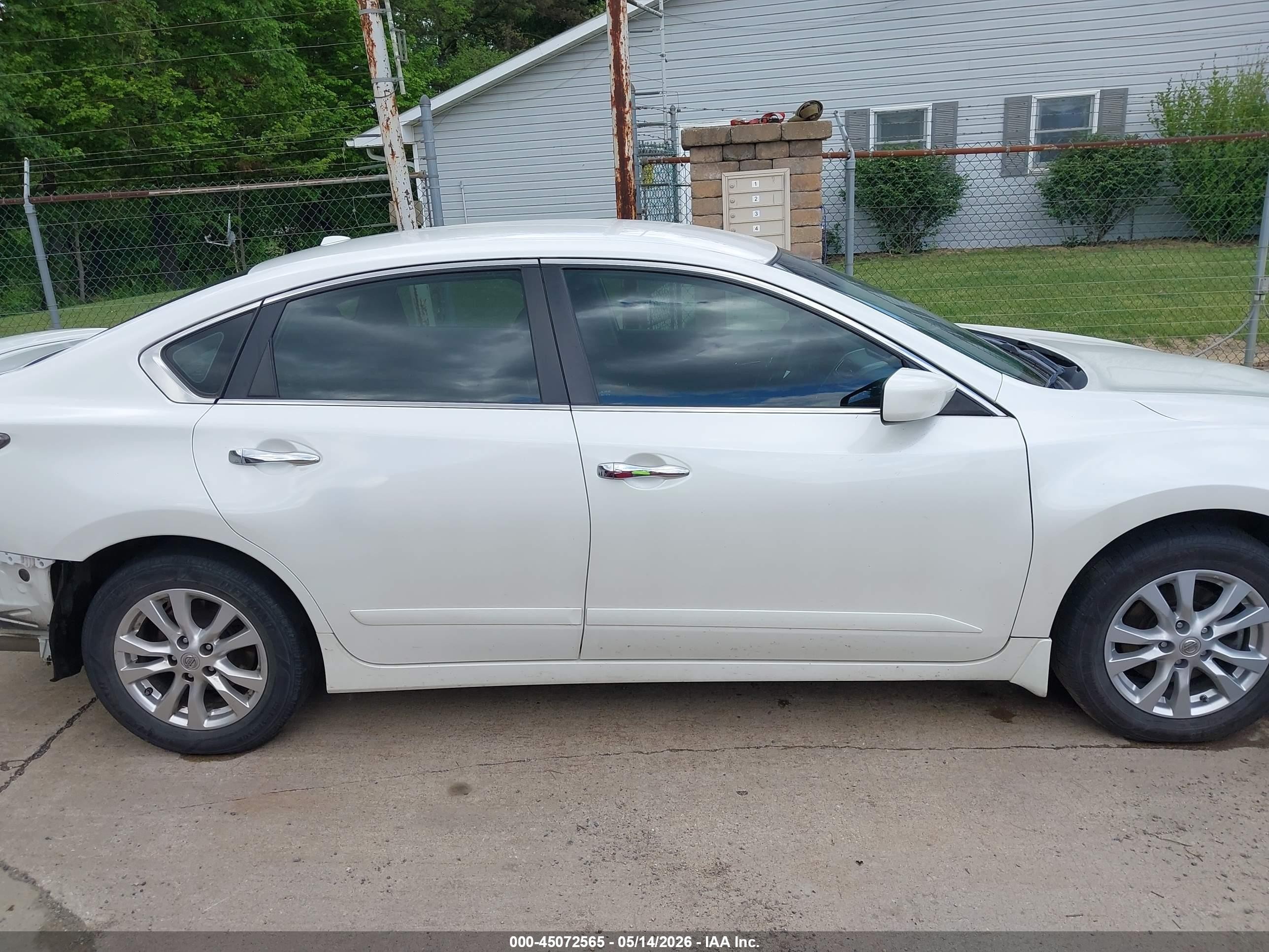2015 Nissan Altima 2.5 S White vin: 1N4AL3AP1FC122050