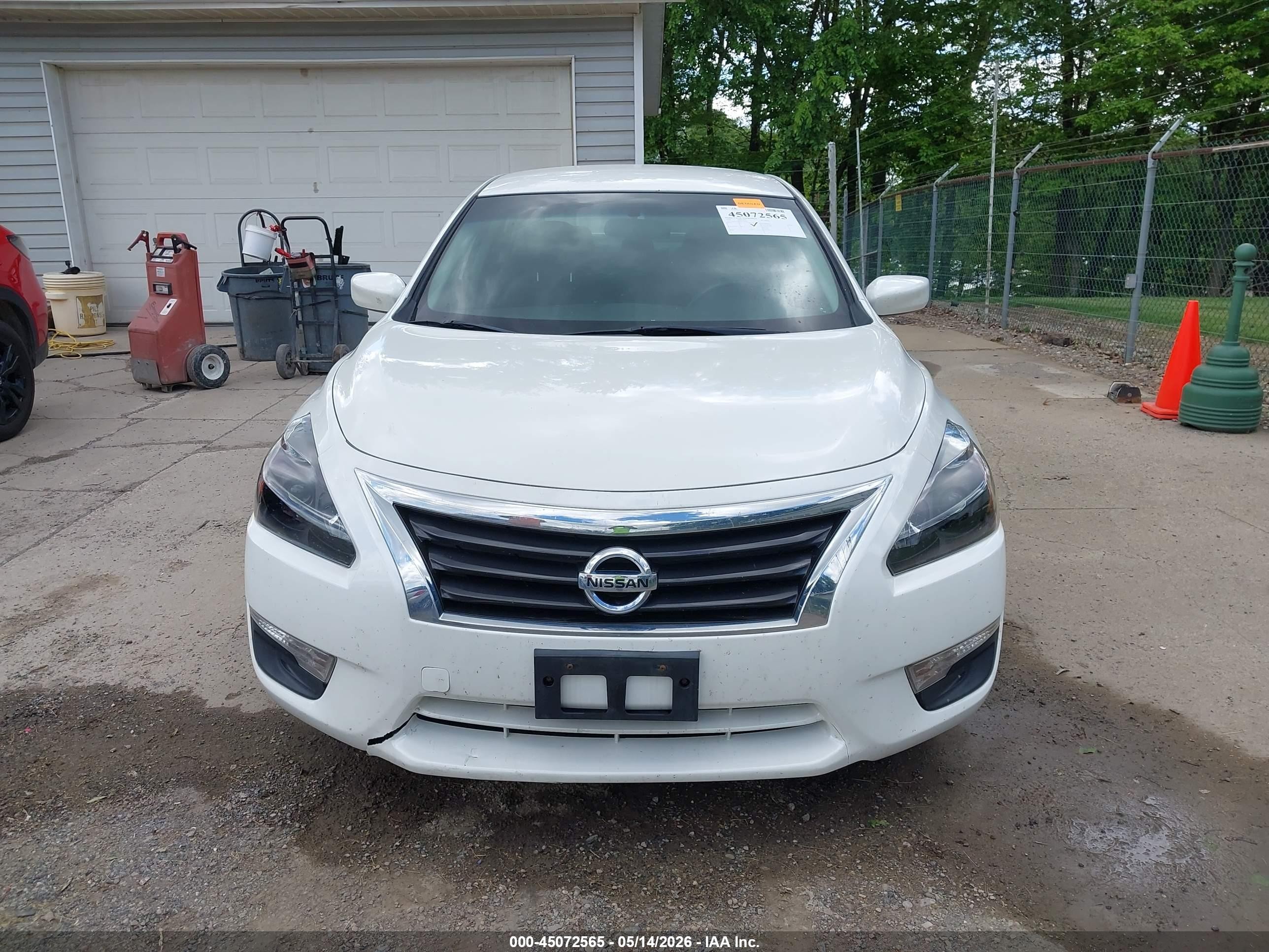 2015 Nissan Altima 2.5 S White vin: 1N4AL3AP1FC122050