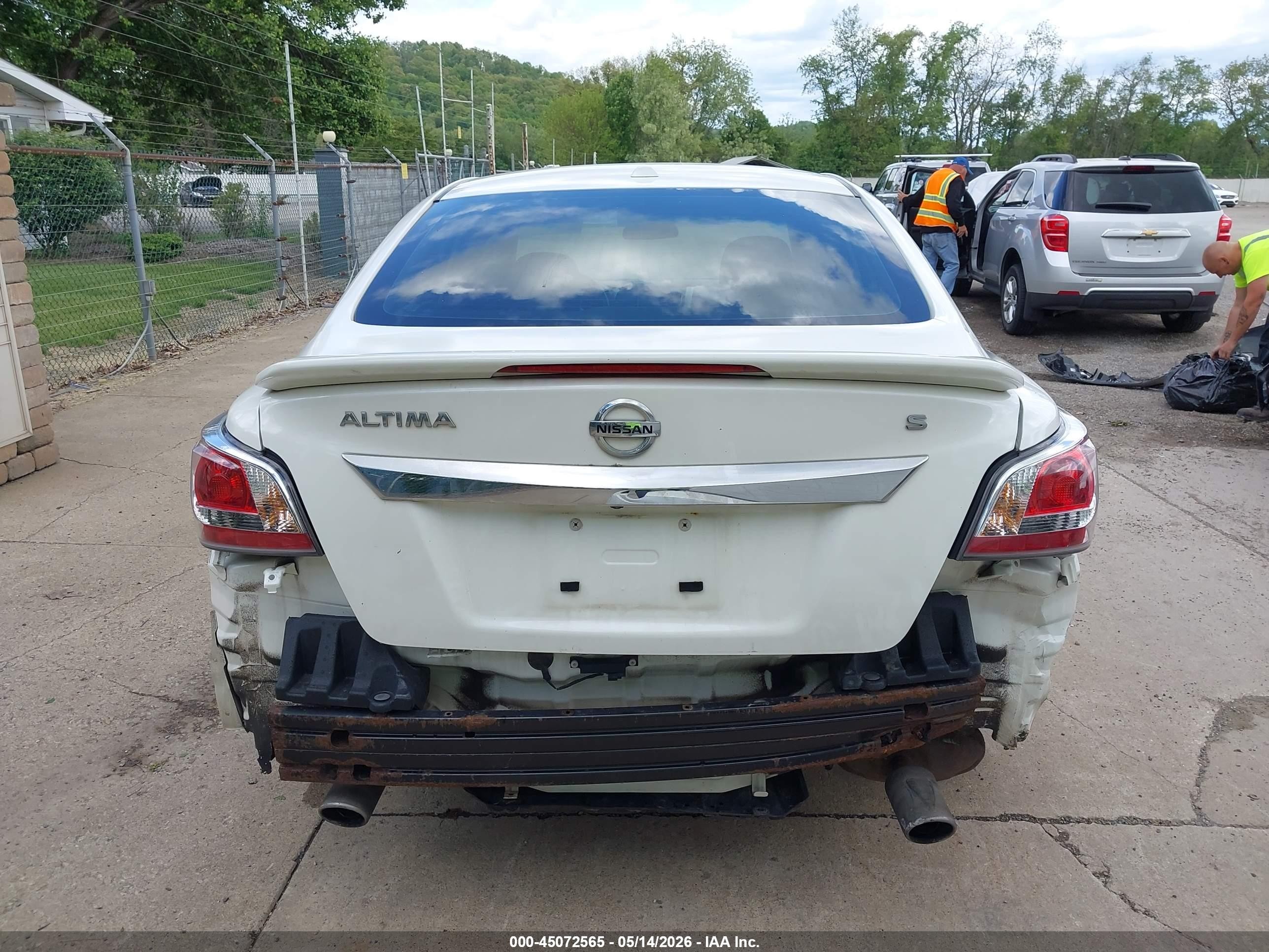 2015 Nissan Altima 2.5 S White vin: 1N4AL3AP1FC122050