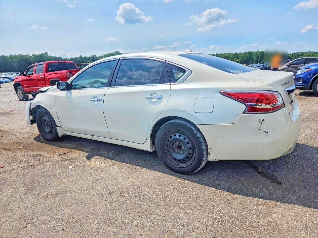2015 Nissan Altima 2.5 S White vin: 1N4AL3AP1FC125188
