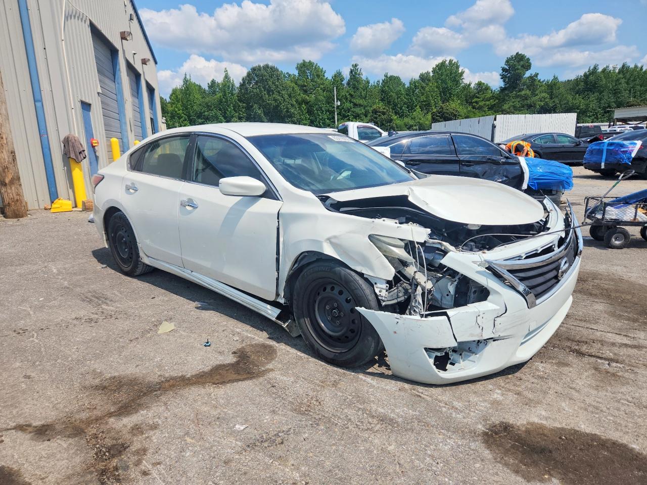 2015 Nissan Altima 2.5 S White vin: 1N4AL3AP1FC125188