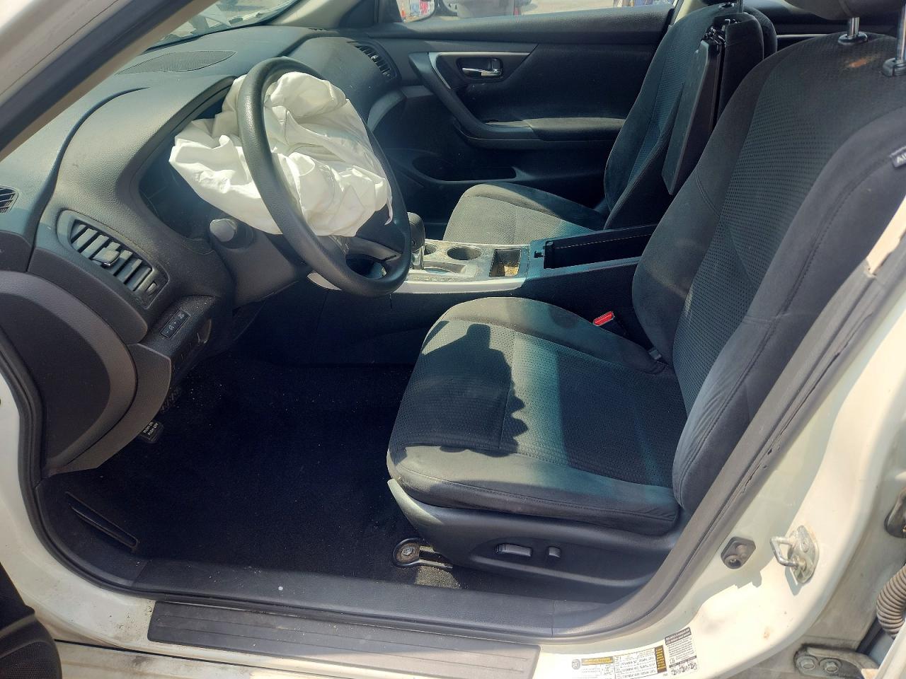 2015 Nissan Altima 2.5 S White vin: 1N4AL3AP1FC125188