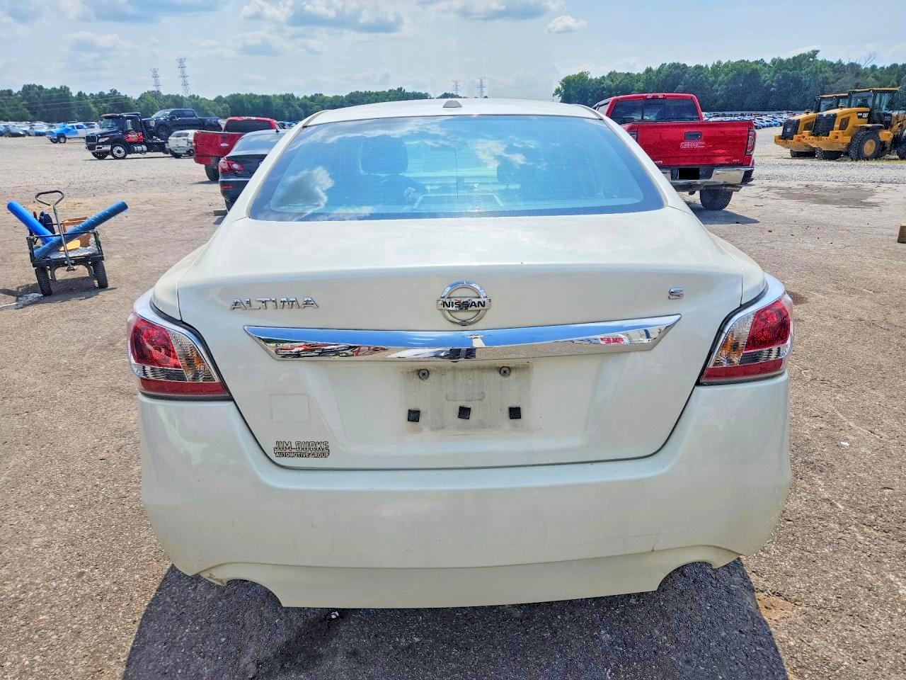 2015 Nissan Altima 2.5 S White vin: 1N4AL3AP1FC125188
