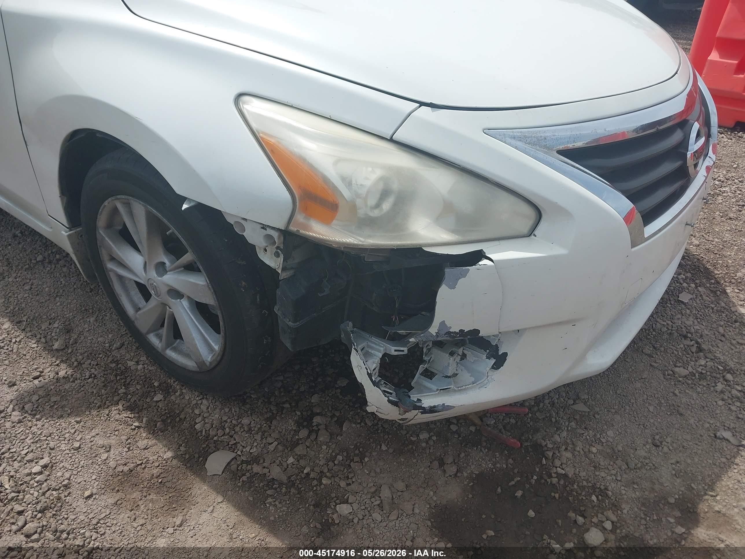 2015 Nissan Altima 2.5 Sv Белый vin: 1N4AL3AP1FC125255