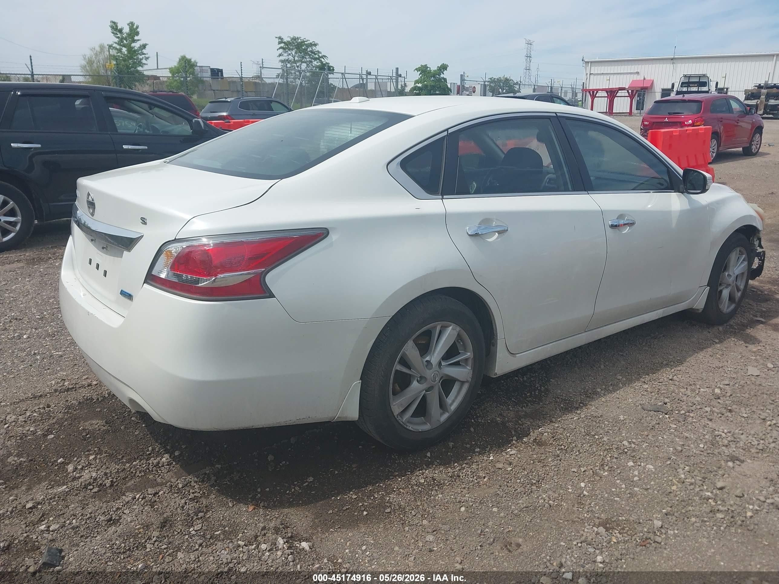 2015 Nissan Altima 2.5 Sv Белый vin: 1N4AL3AP1FC125255
