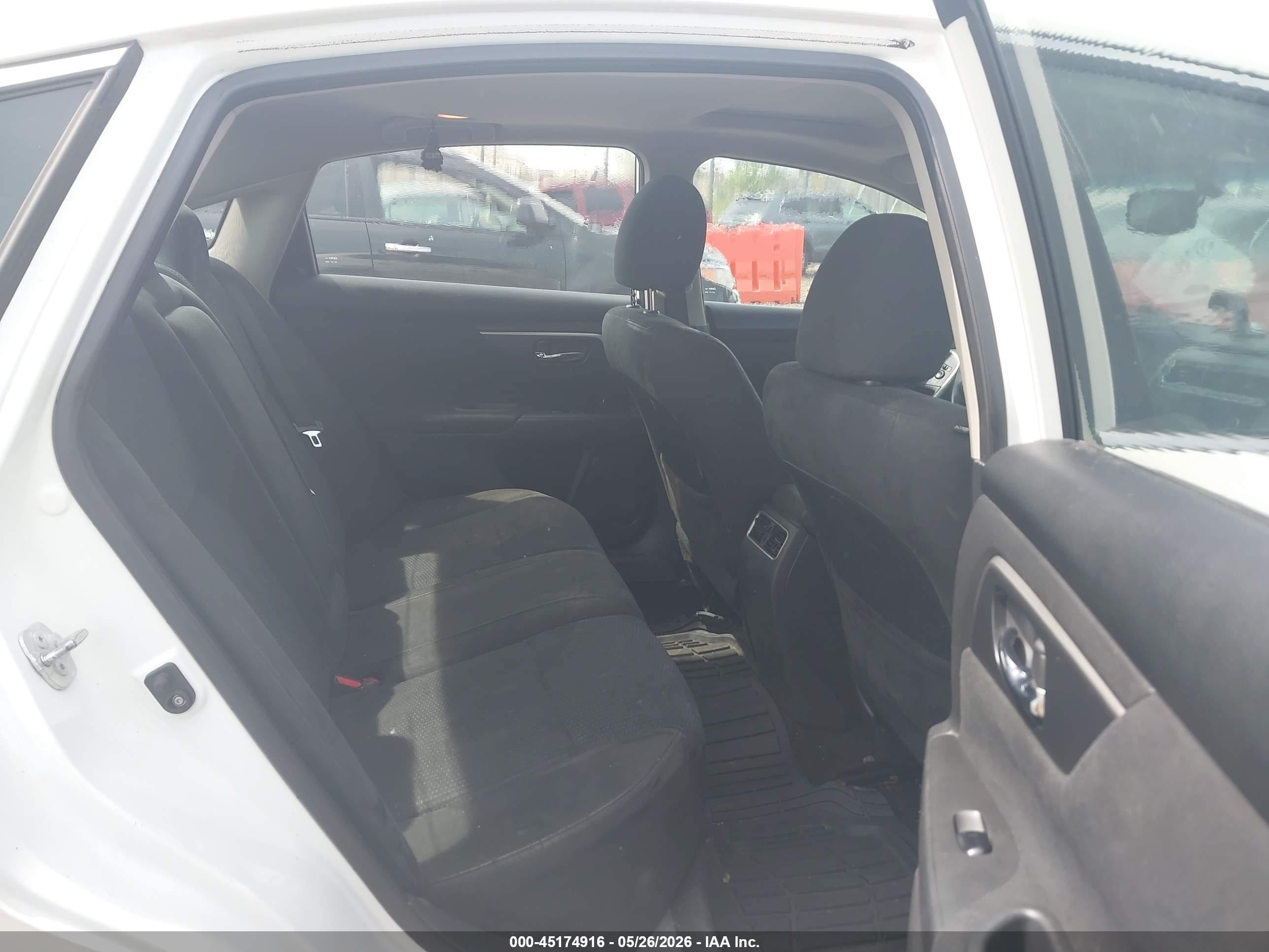 2015 Nissan Altima 2.5 Sv Белый vin: 1N4AL3AP1FC125255
