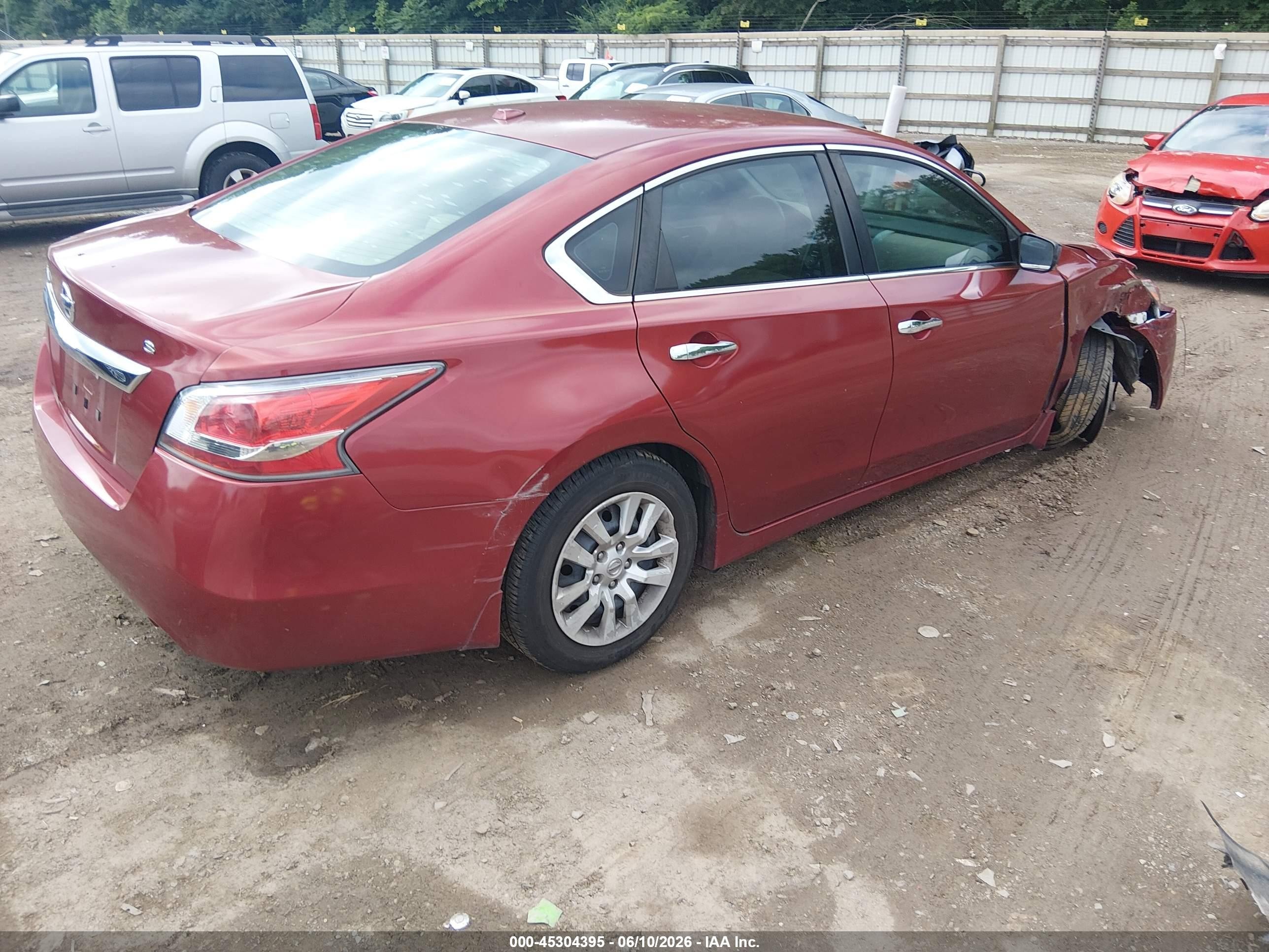 2015 Nissan Altima 2.5 S Red vin: 1N4AL3AP1FC127717