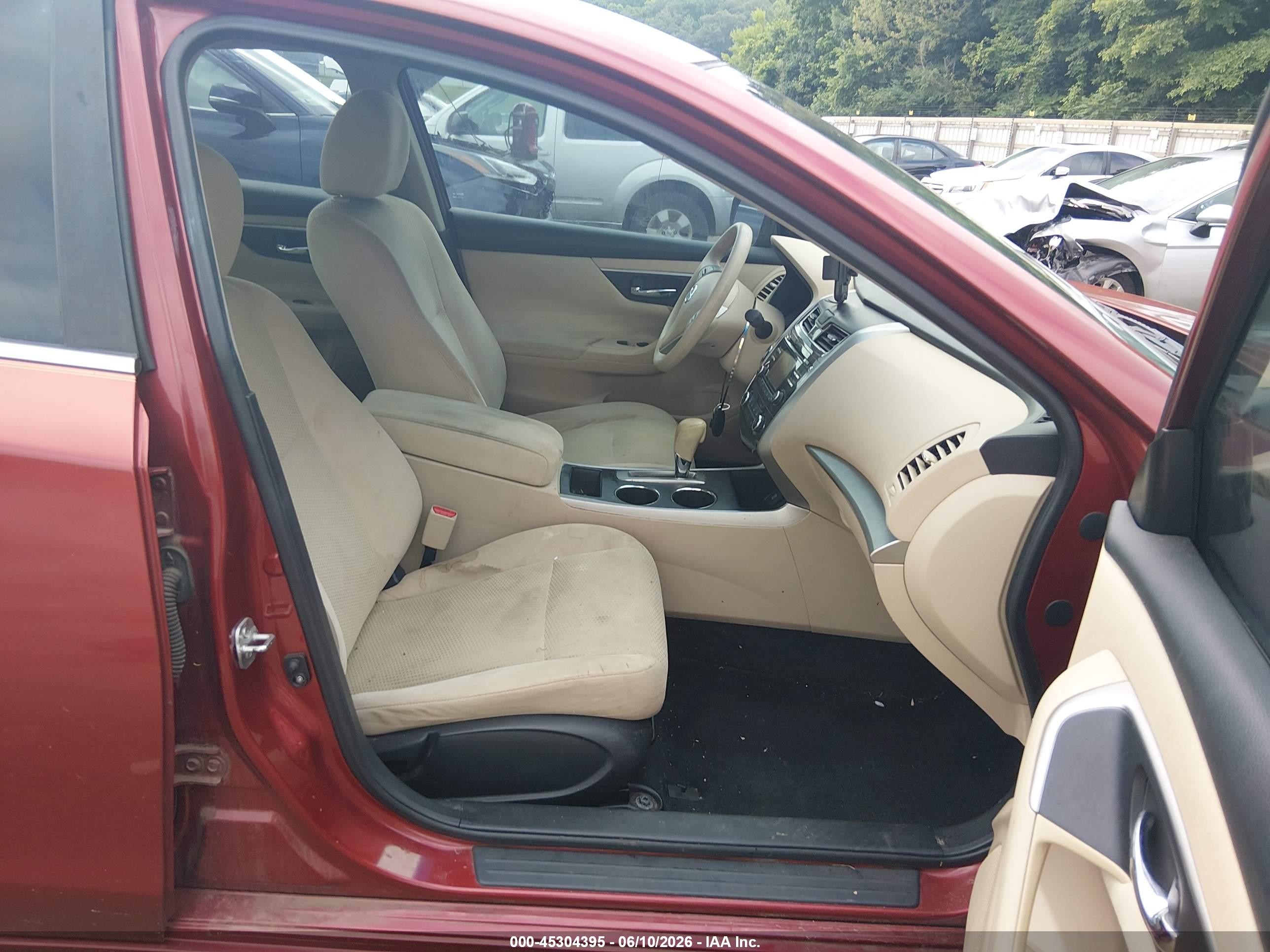 2015 Nissan Altima 2.5 S Red vin: 1N4AL3AP1FC127717