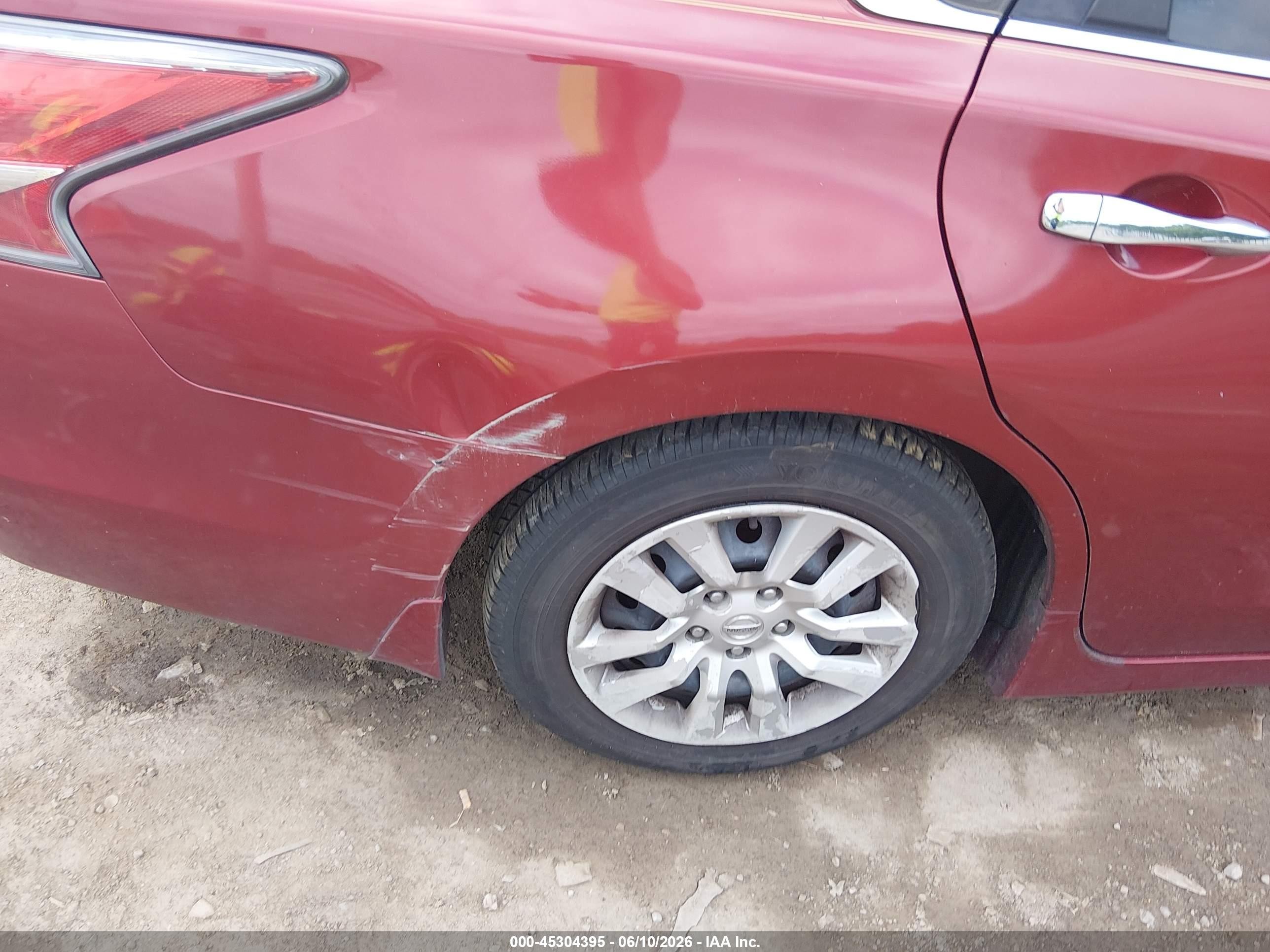 2015 Nissan Altima 2.5 S Red vin: 1N4AL3AP1FC127717