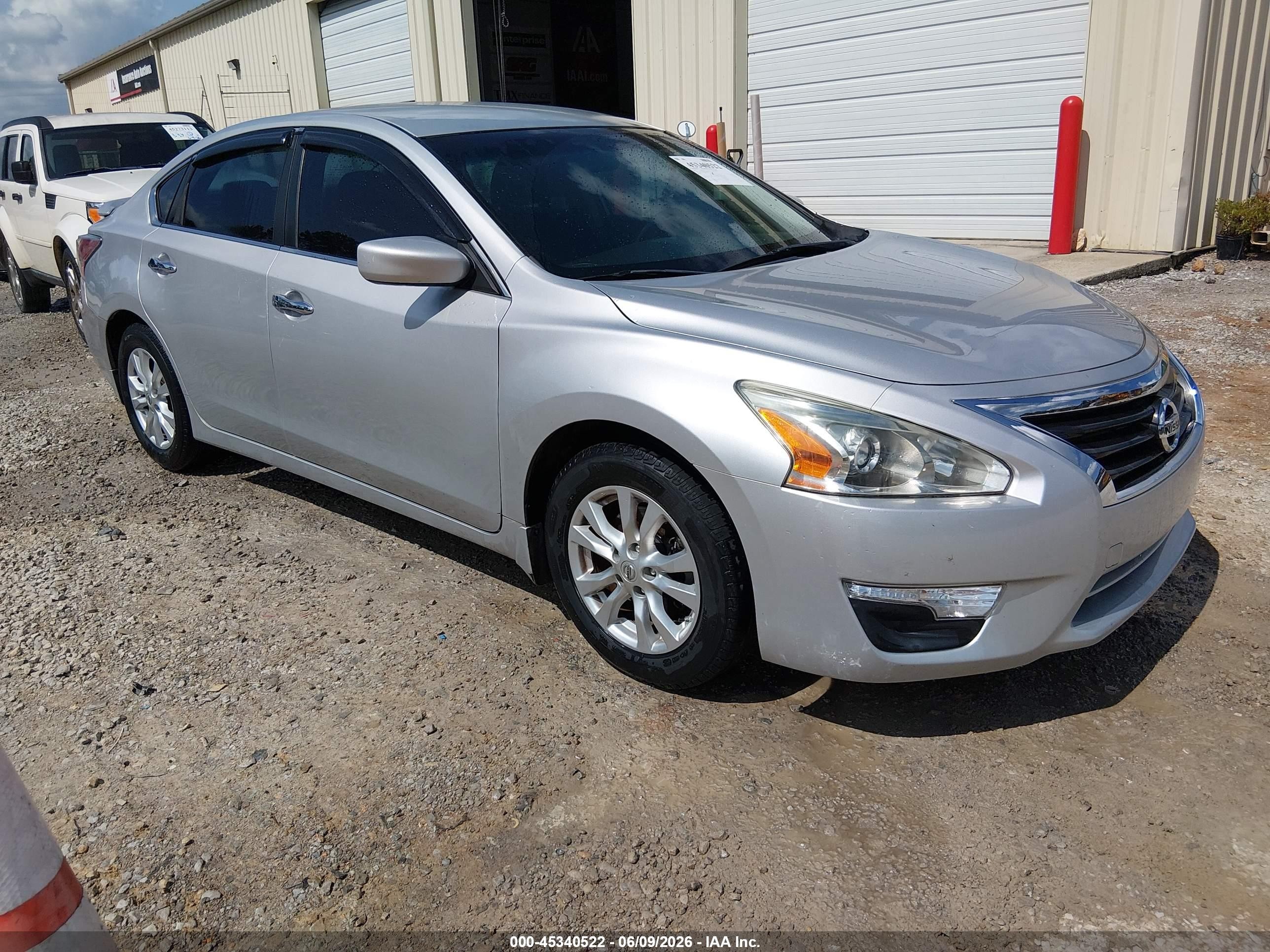 2015 Nissan Altima 2.5 S Silver vin: 1N4AL3AP1FC145070