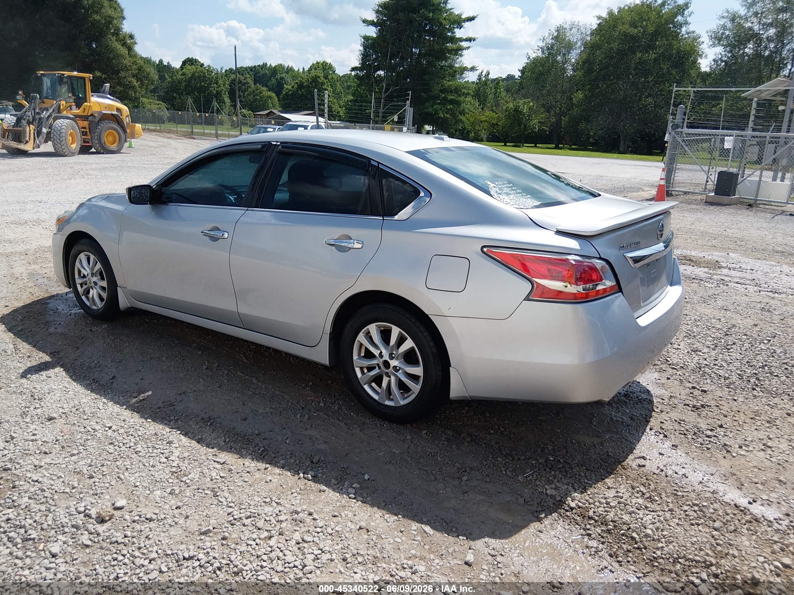 2015 Nissan Altima 2.5 S Silver vin: 1N4AL3AP1FC145070