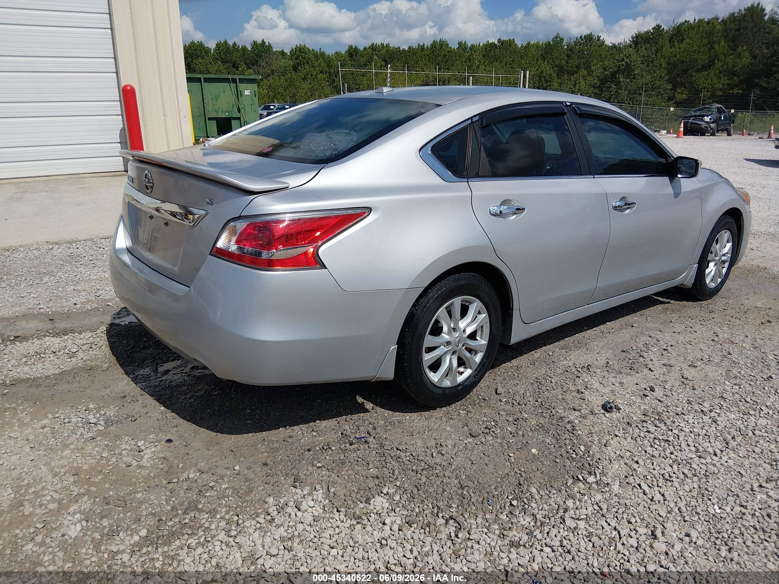 2015 Nissan Altima 2.5 S Silver vin: 1N4AL3AP1FC145070