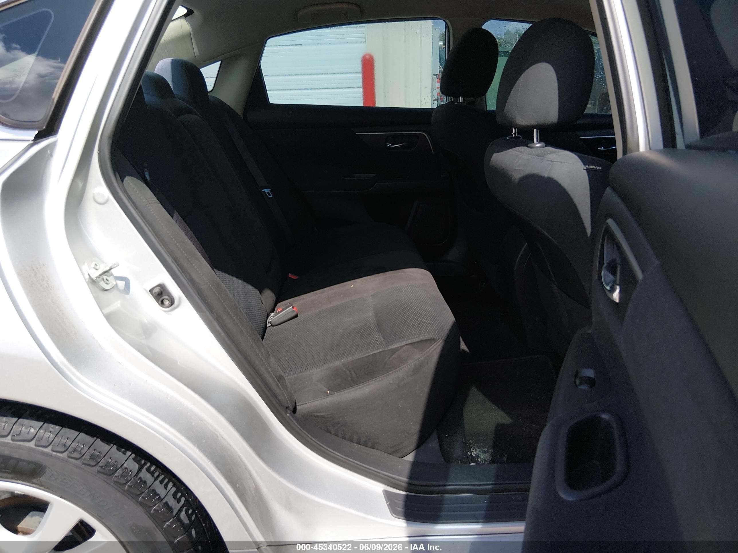 2015 Nissan Altima 2.5 S Silver vin: 1N4AL3AP1FC145070